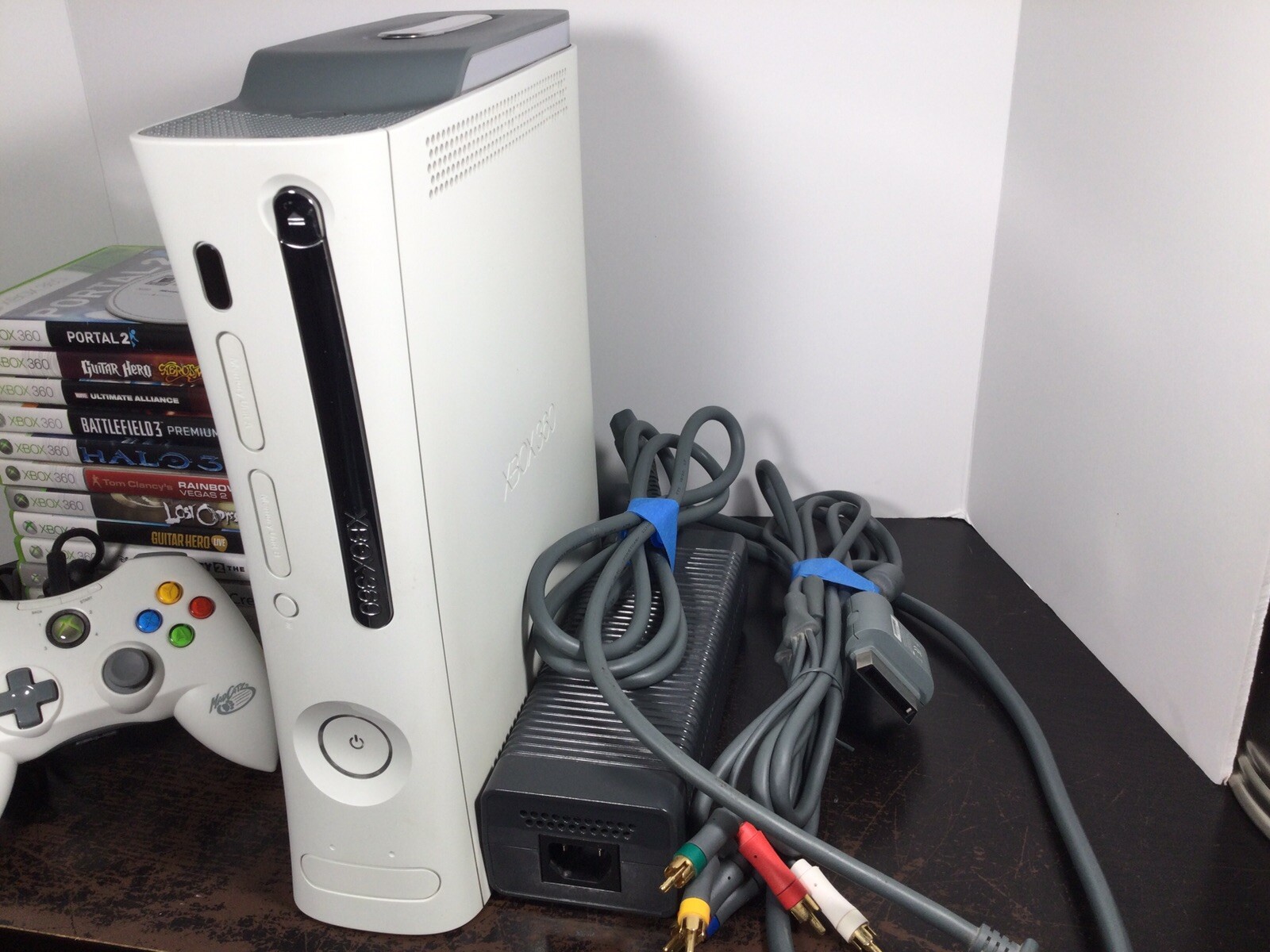 Microsoft Xbox 360 White Console Bundle 1 Controller & 14 Games Complete Tested