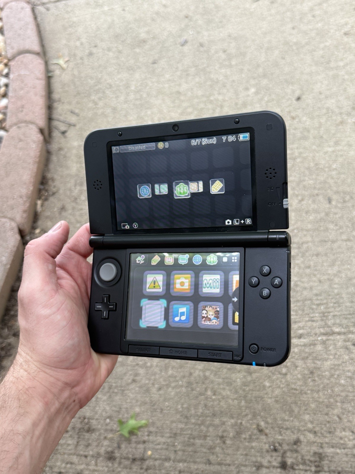 Nintendo 3DS XL Blue/Black Handheld Console Complete – MINT Condition