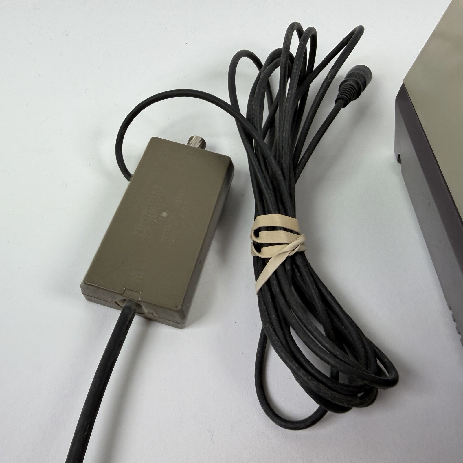 Nintendo NES Gray Video Game Console NES-001 Input and Power Cables *Read