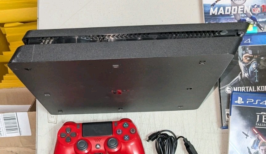 PlayStation 4 PS4 Slim 1tb w/ Controller, Power, Charger, HDMI w/3 Games TESTED