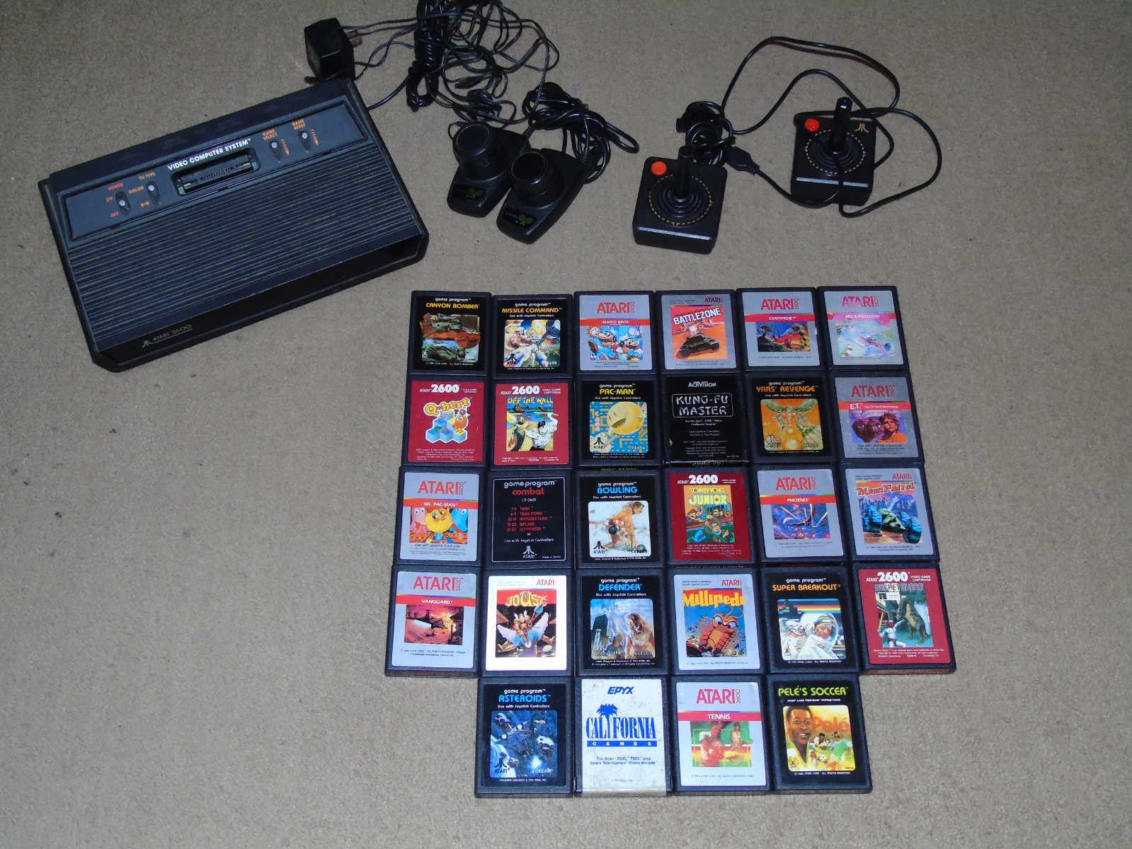 Vintage Atari 2600 Video Game Console Lot Games 28 games 4 Controllers Untested