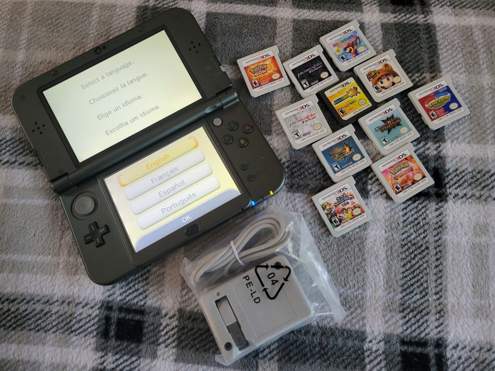 “New” Nintendo 3DS XL Metallic Black Handheld Console w/ Games