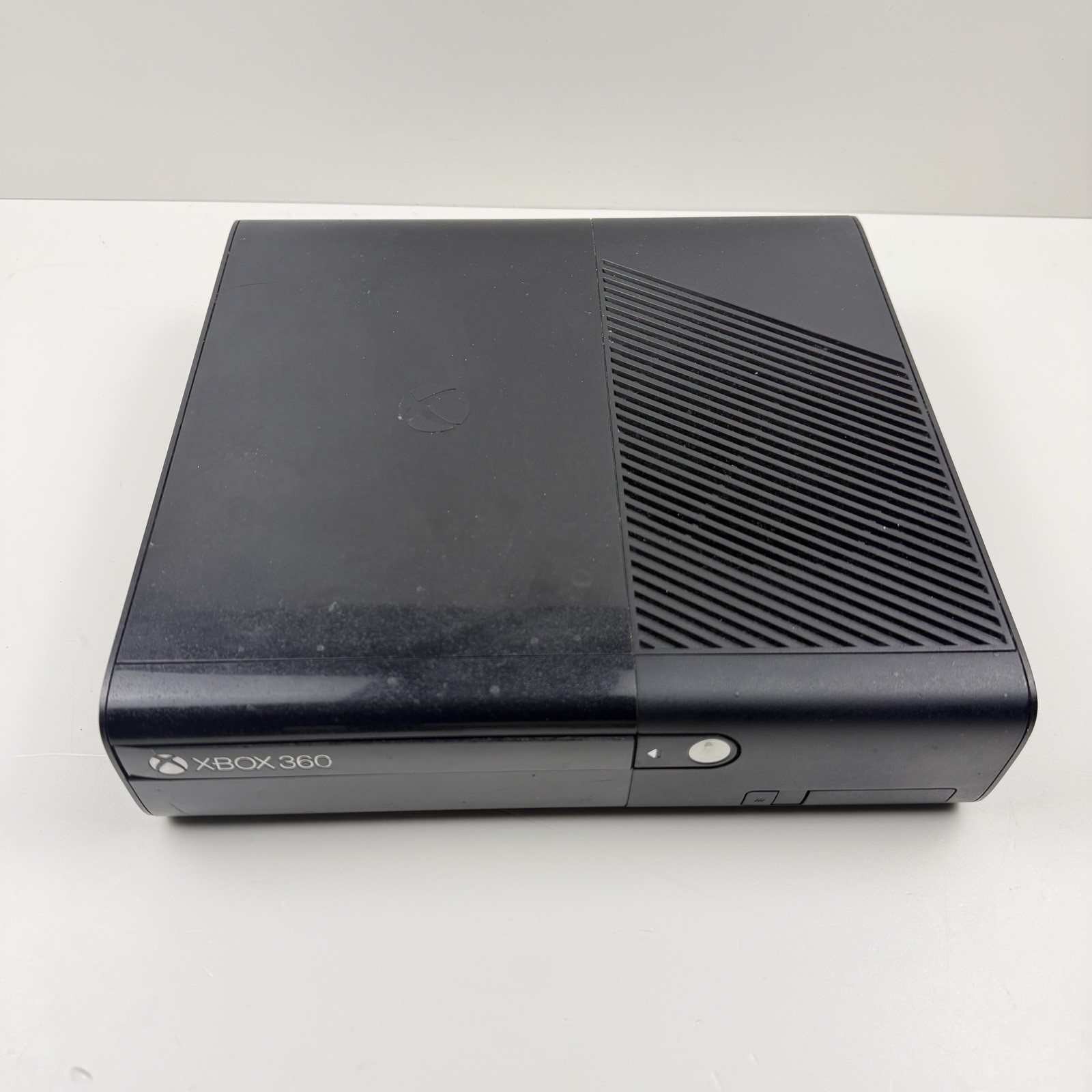 Microsoft Xbox 360 E 4GB Black Console Model 1538 | UNTESTED PARTS ONLY