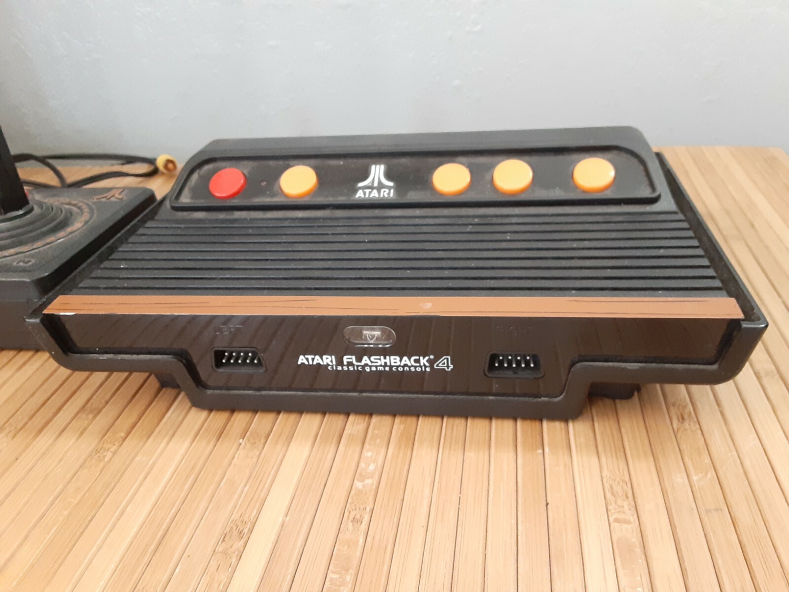 Atari Flashback 4 classic game console w/2 Joysticks untested Hantat Tech 2012