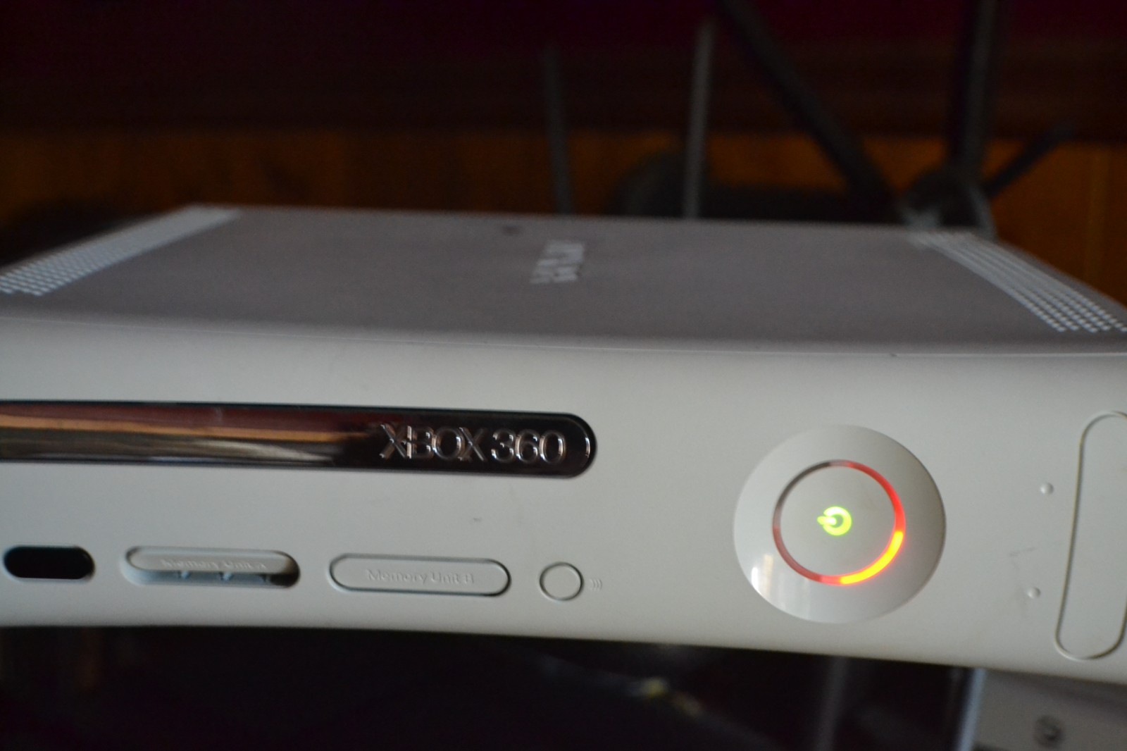 X Box 360 white console parts only non working,w/a/v cables and power supply
