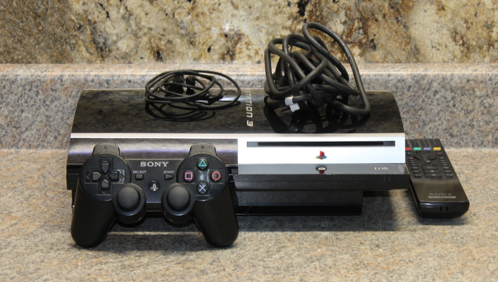 Sony PlayStation 3, 80GB (CECHK01)