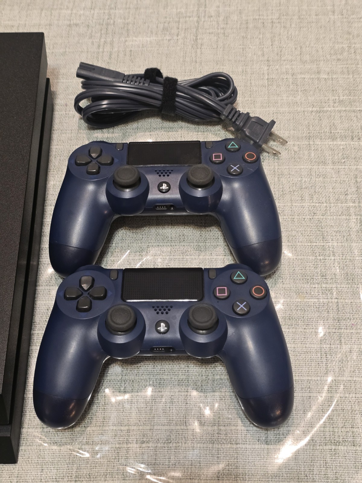 PS4 Console Bundle with 2 Blue DualShock 4 Controllers + 5 Game – Tested Working