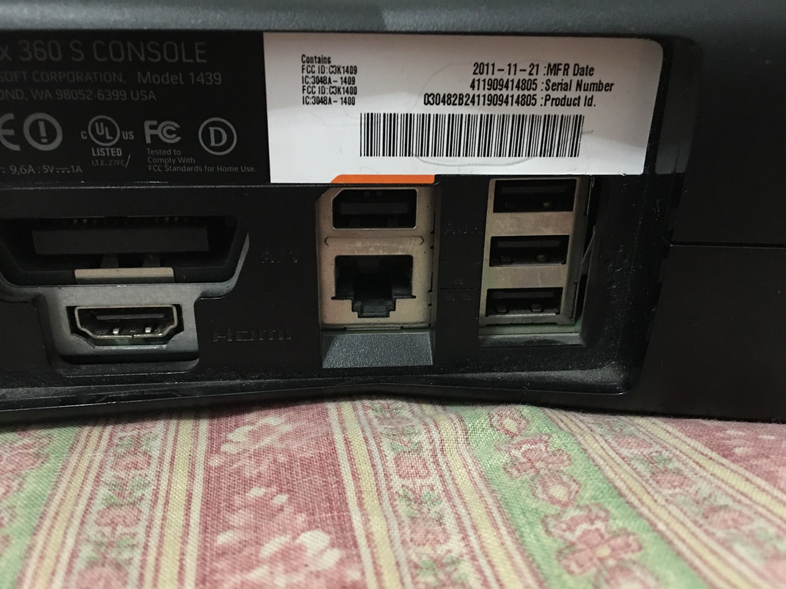 Microsoft Xbox 360 Slim system