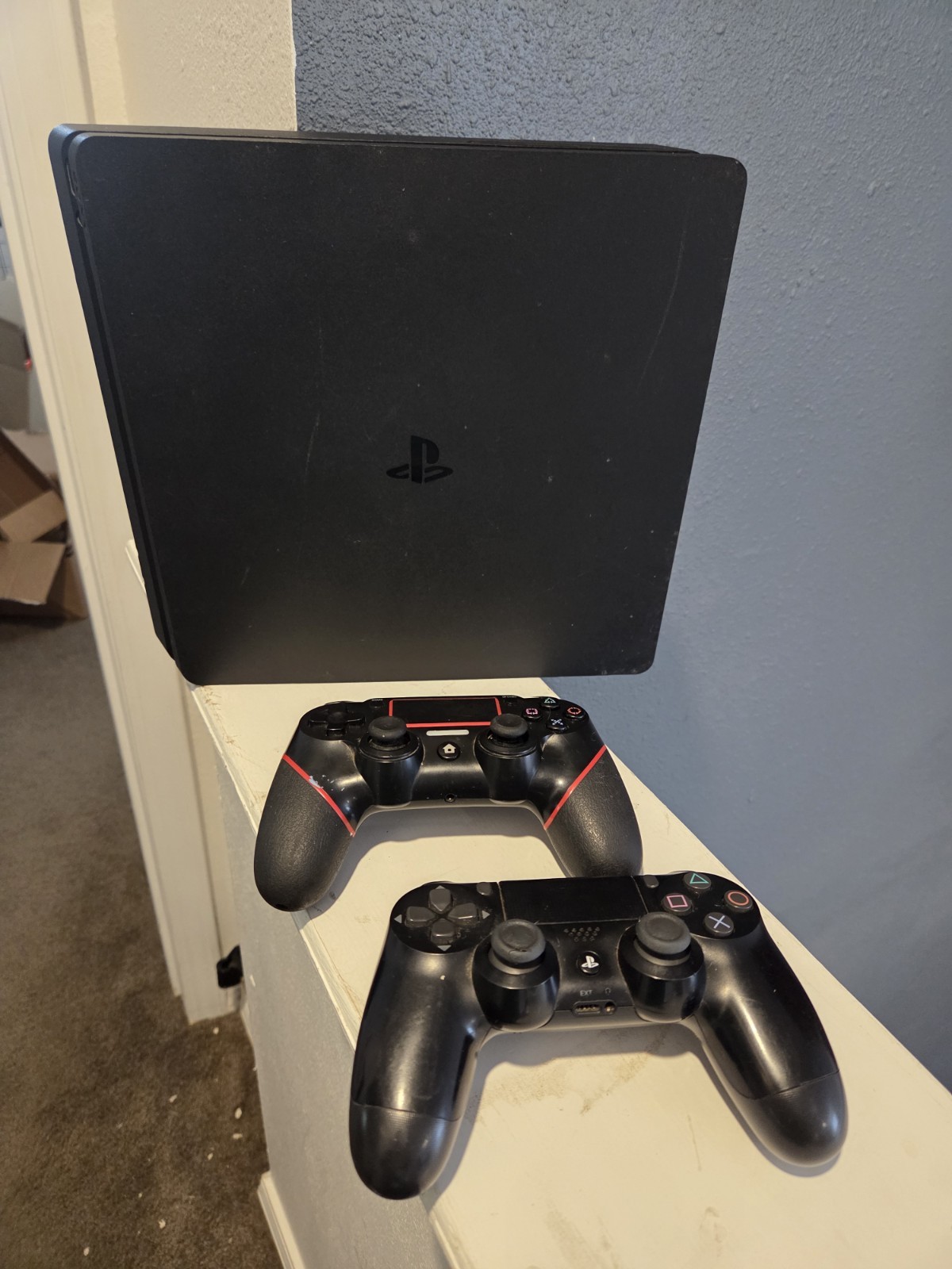 PS4 PlayStation 4 Slim Consoles 2 Controllers