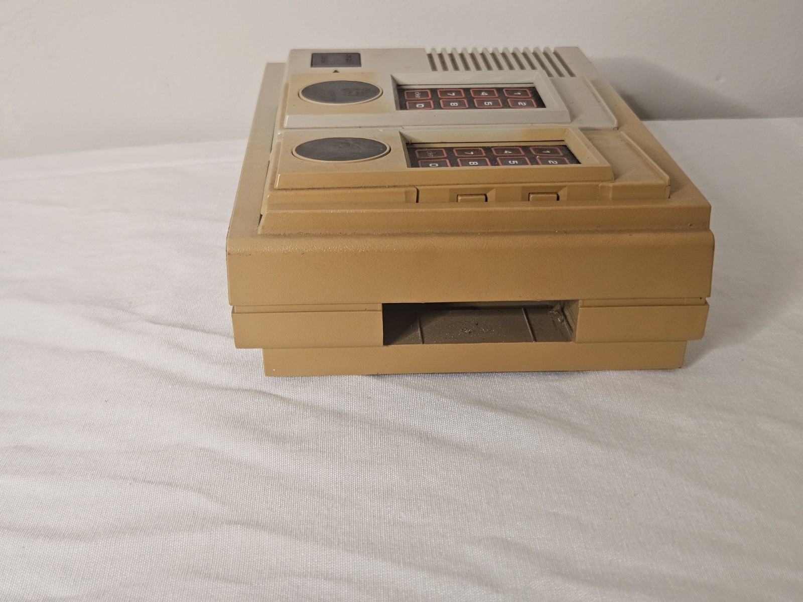 Mattel Electronics Intellivision II Video Game Console 5872 – UNTESTED