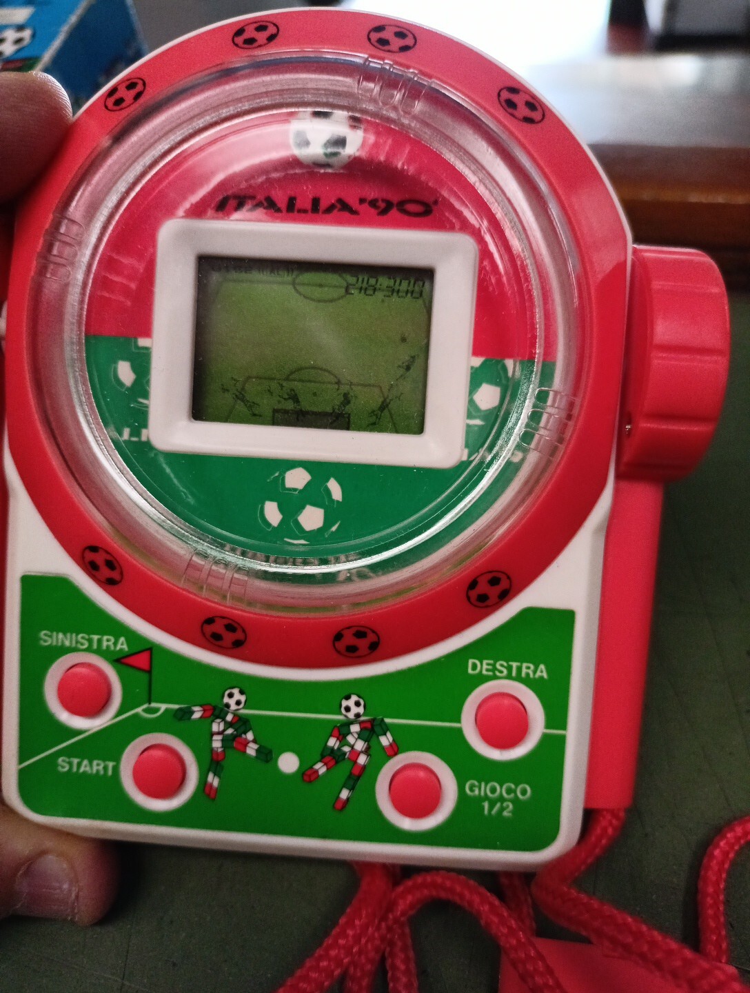 Videogioco Portatile a Cristalli Liquidi ” ITALIA 90 ” Calcio + Box e Istruzioni