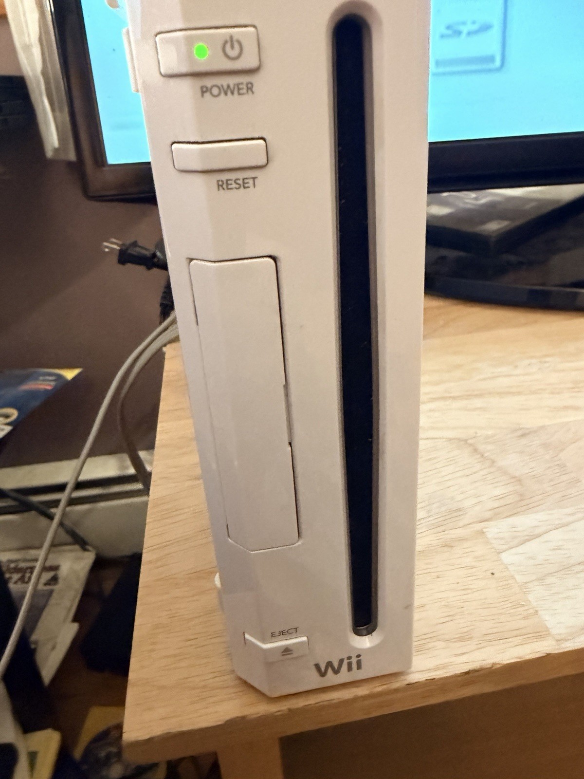 Nintendo Wii RVL-001 512 MB – White-Tested And Working Includes All Accessories.