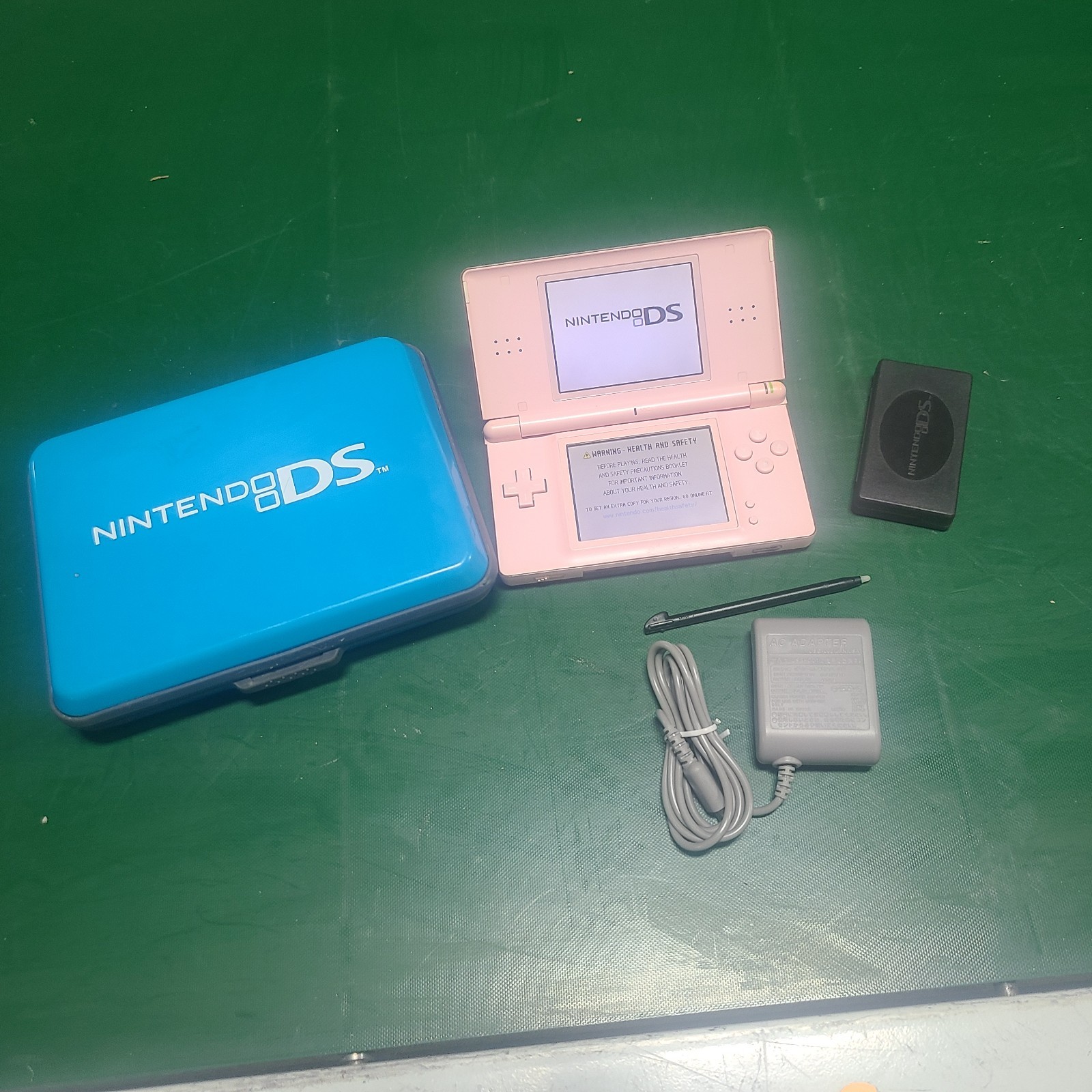 Nintendo DS Lite USG-001 Pink Handheld System Console w/ Stylus Case Charger