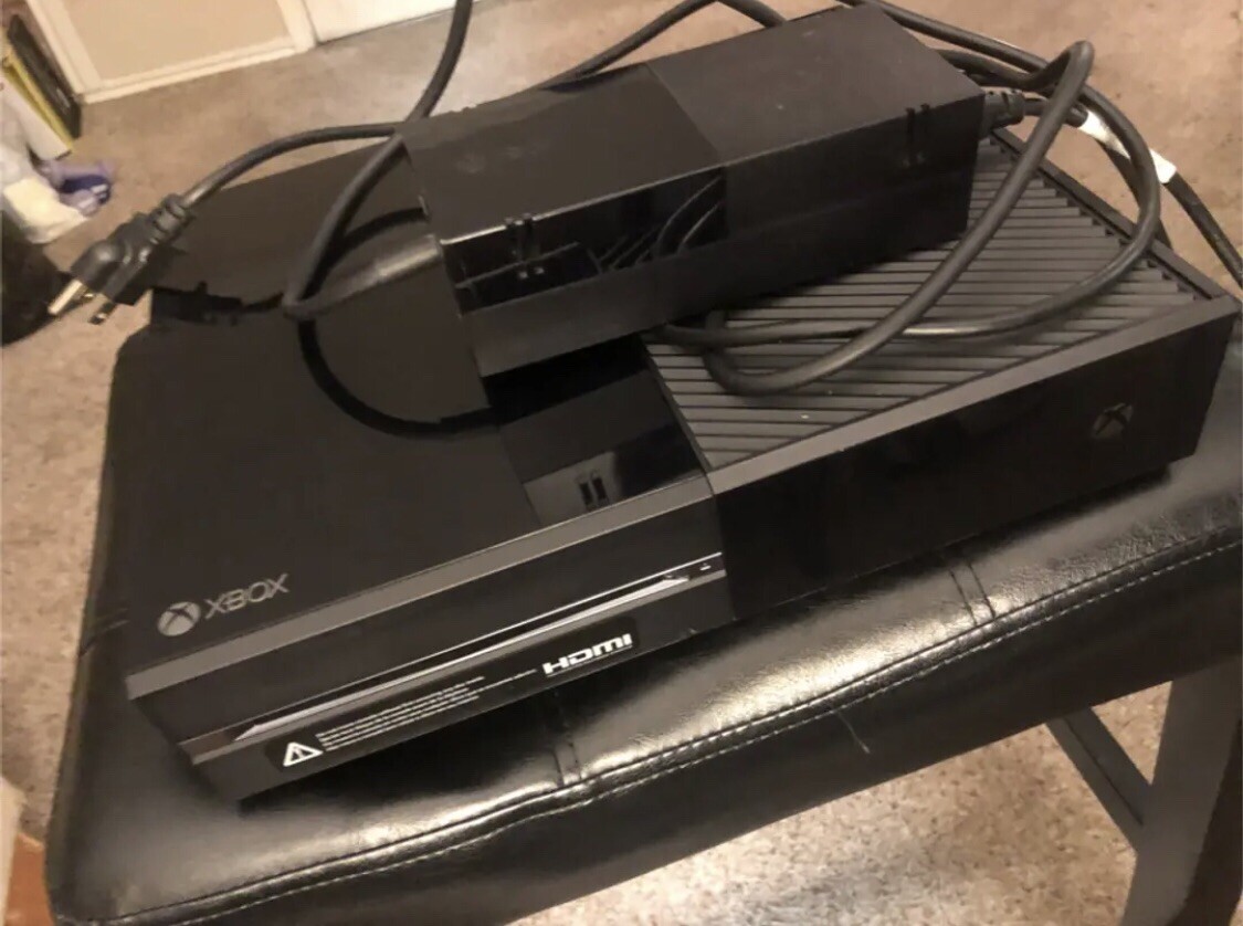 Excellent Condition | Only Used Once | Xbox One Black Console | Forza Video Game