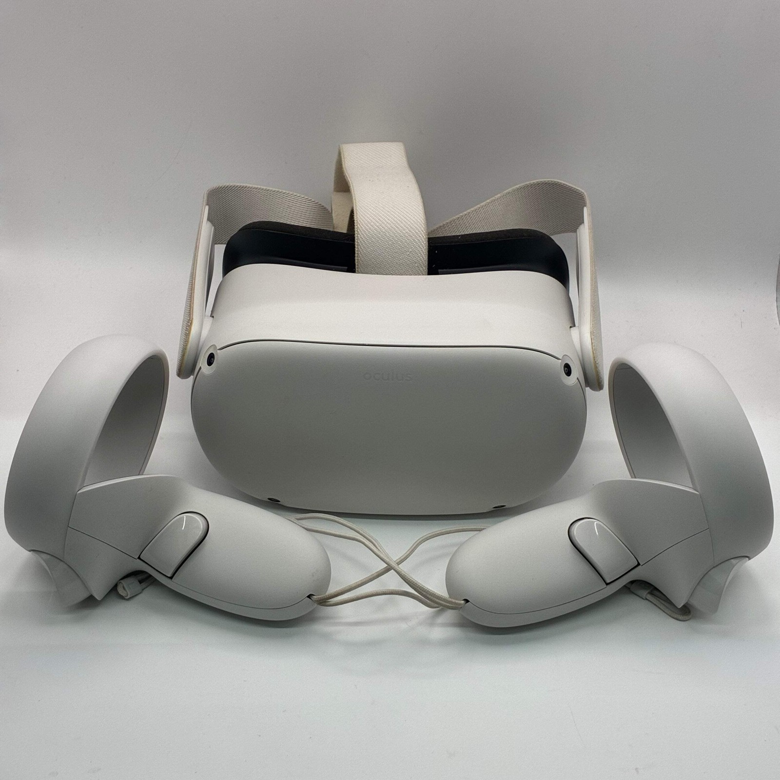 Meta Quest 2 KW49CM 128GB White VR Headset W/ Controllers – Used B