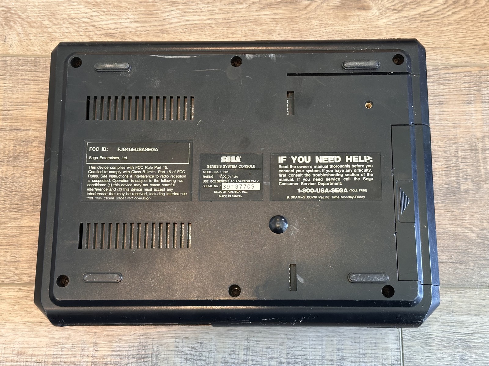 Sega Genesis Console 16-Bit High Definition Graphics UNTESTED – FOR PARTS