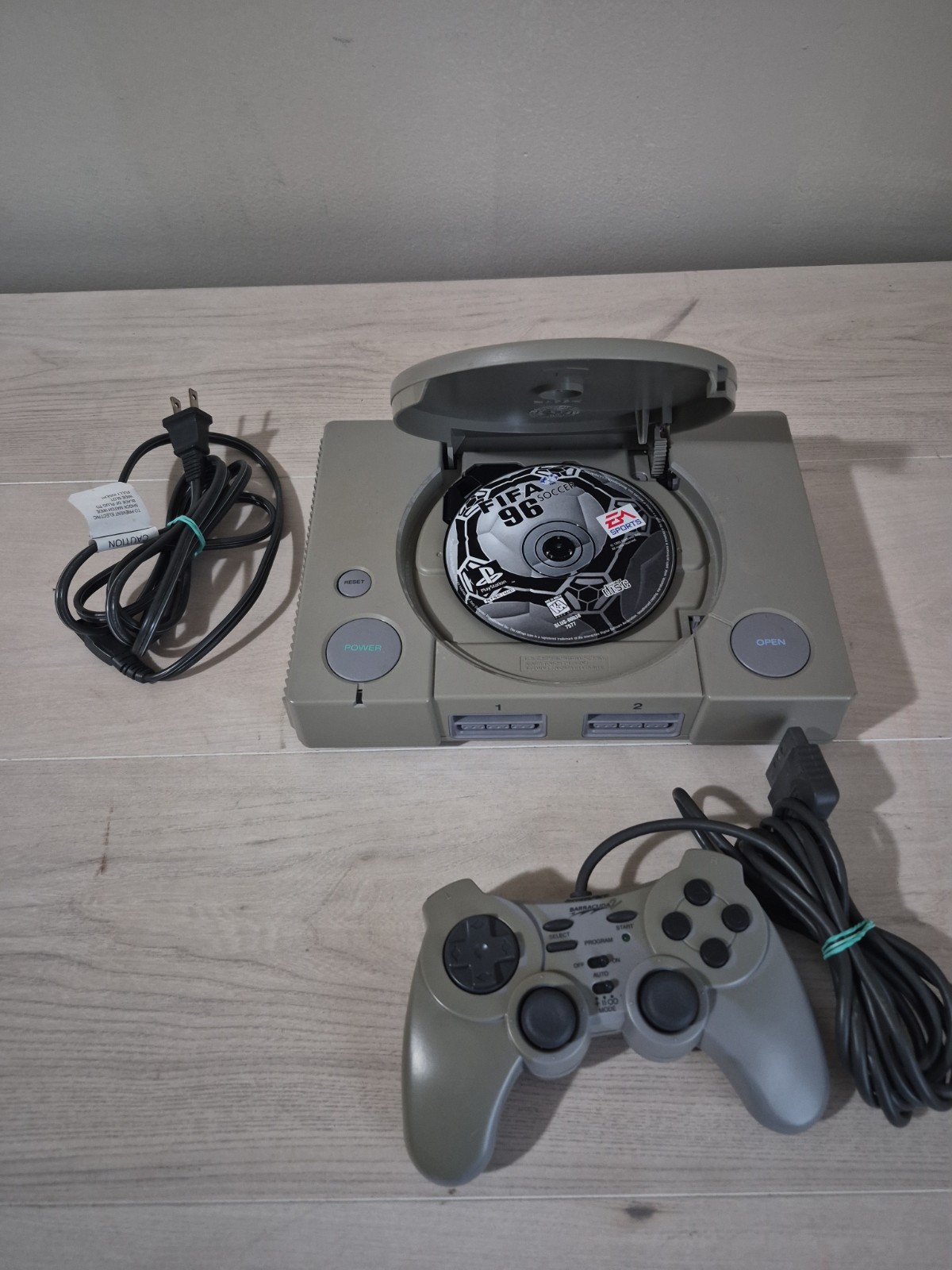 Sony PlayStation 1 PS1 (SCPH-5501) Console w/ OEM Controller – *PLEASE READ*