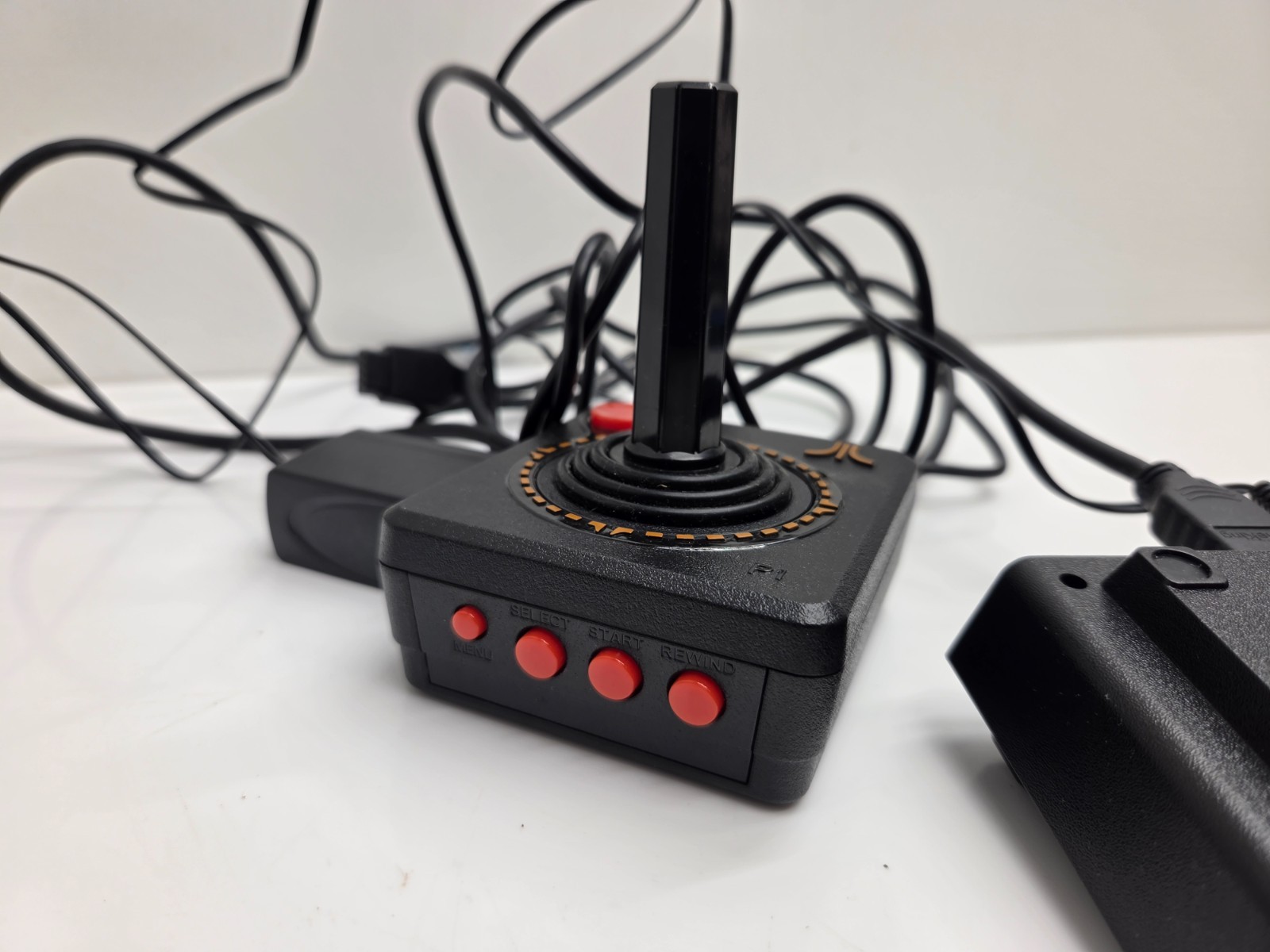 Atari Flashback X AR3060 Classic Retro Game Console With Controller HDMI Cords