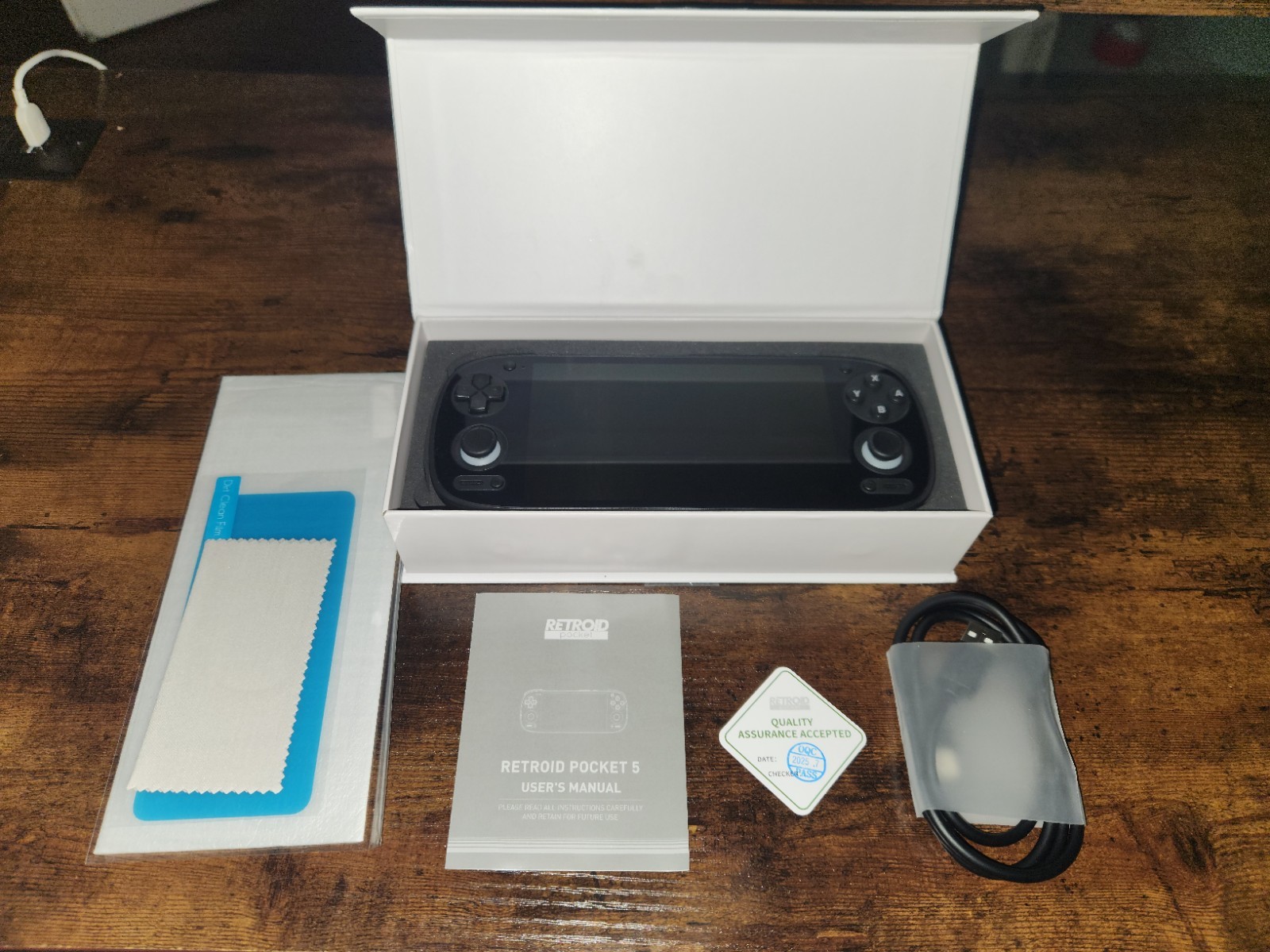 Retroid Pocket 5 Handheld Gaming Console Black – Original Box