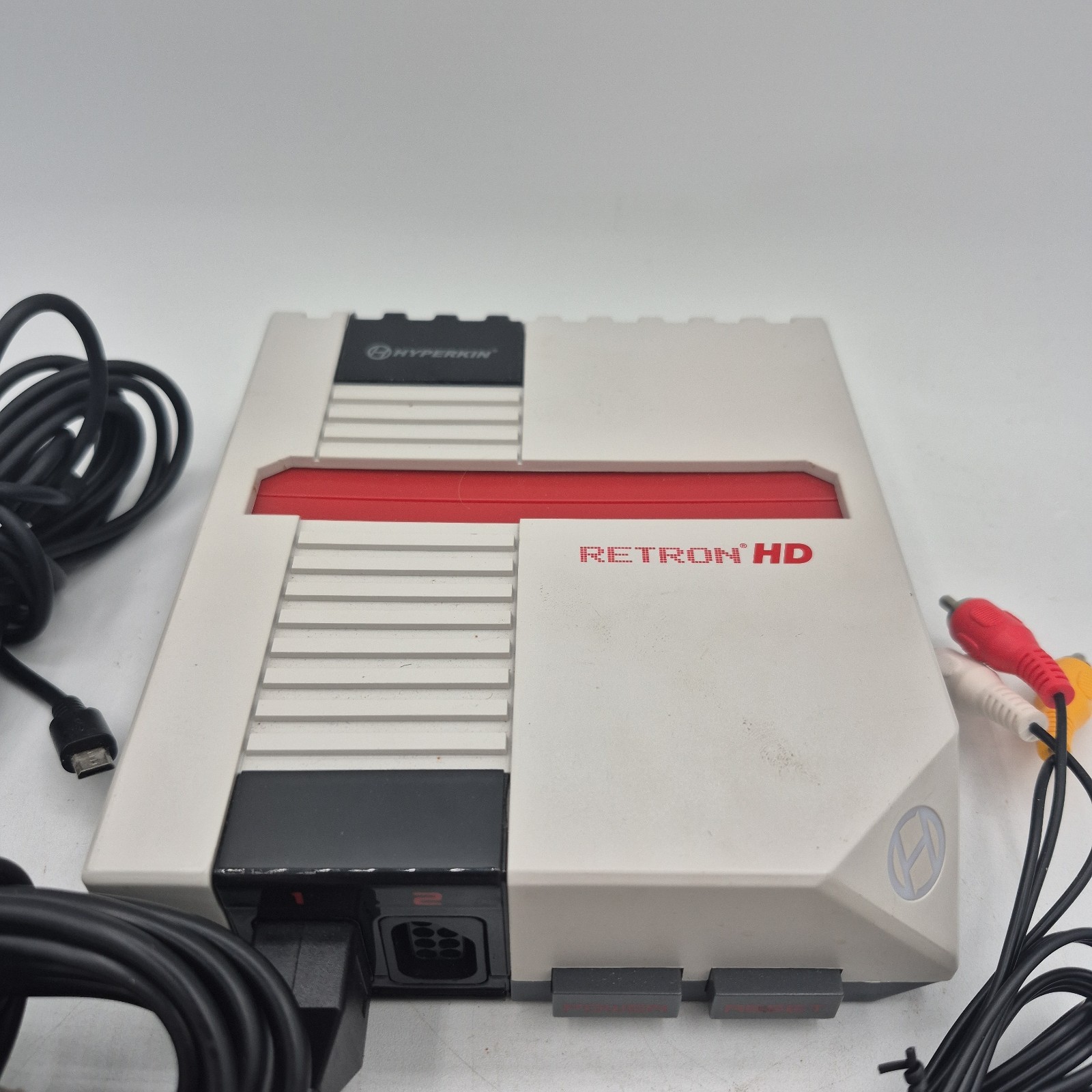 Hyperkin RetroN HD NES Console Gray 720p HDMI PAL/NTSC Switch w/ Controller