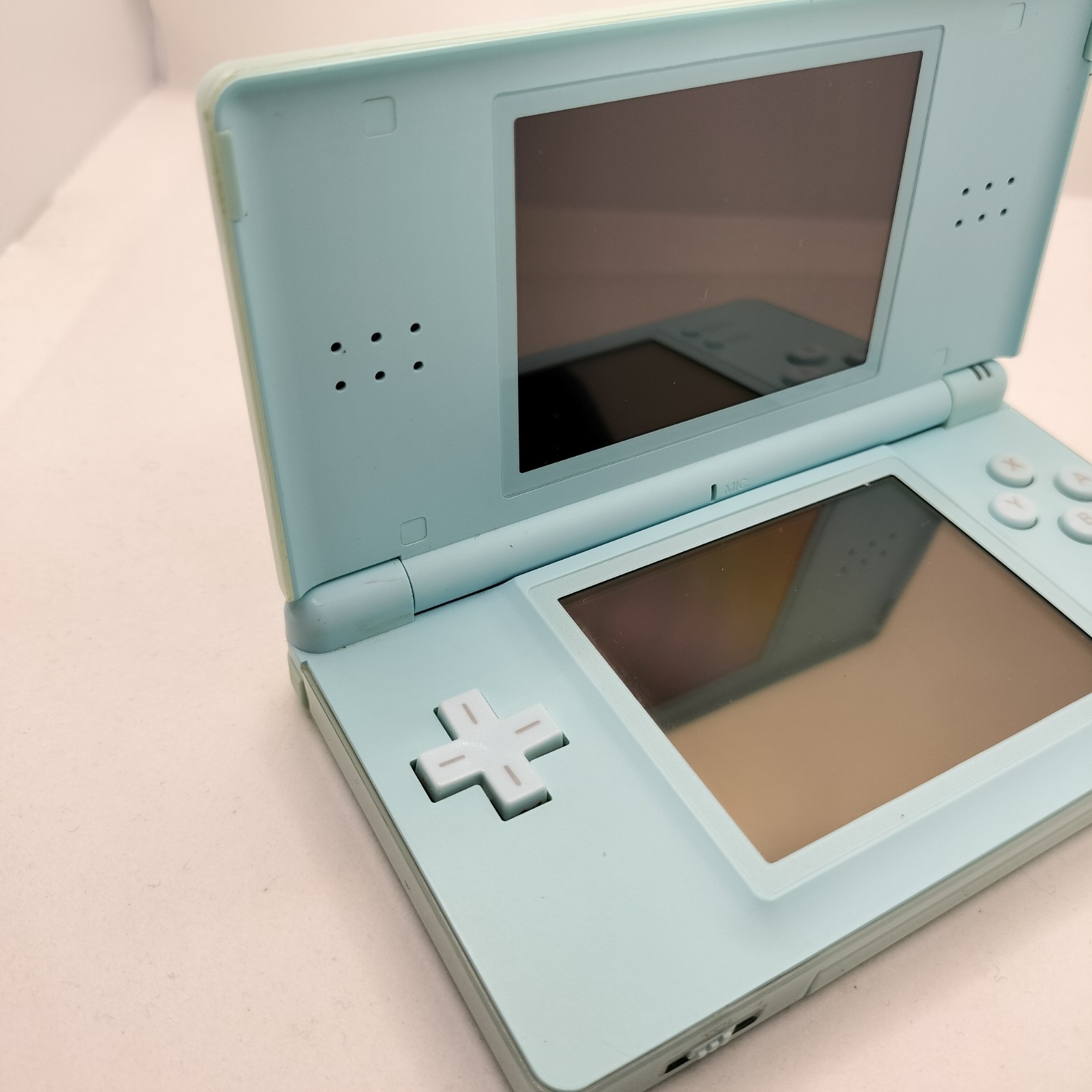 Nintendo DS Lite Ice Blue Console USG-001 Bundle Small Hinge Crack Works Great