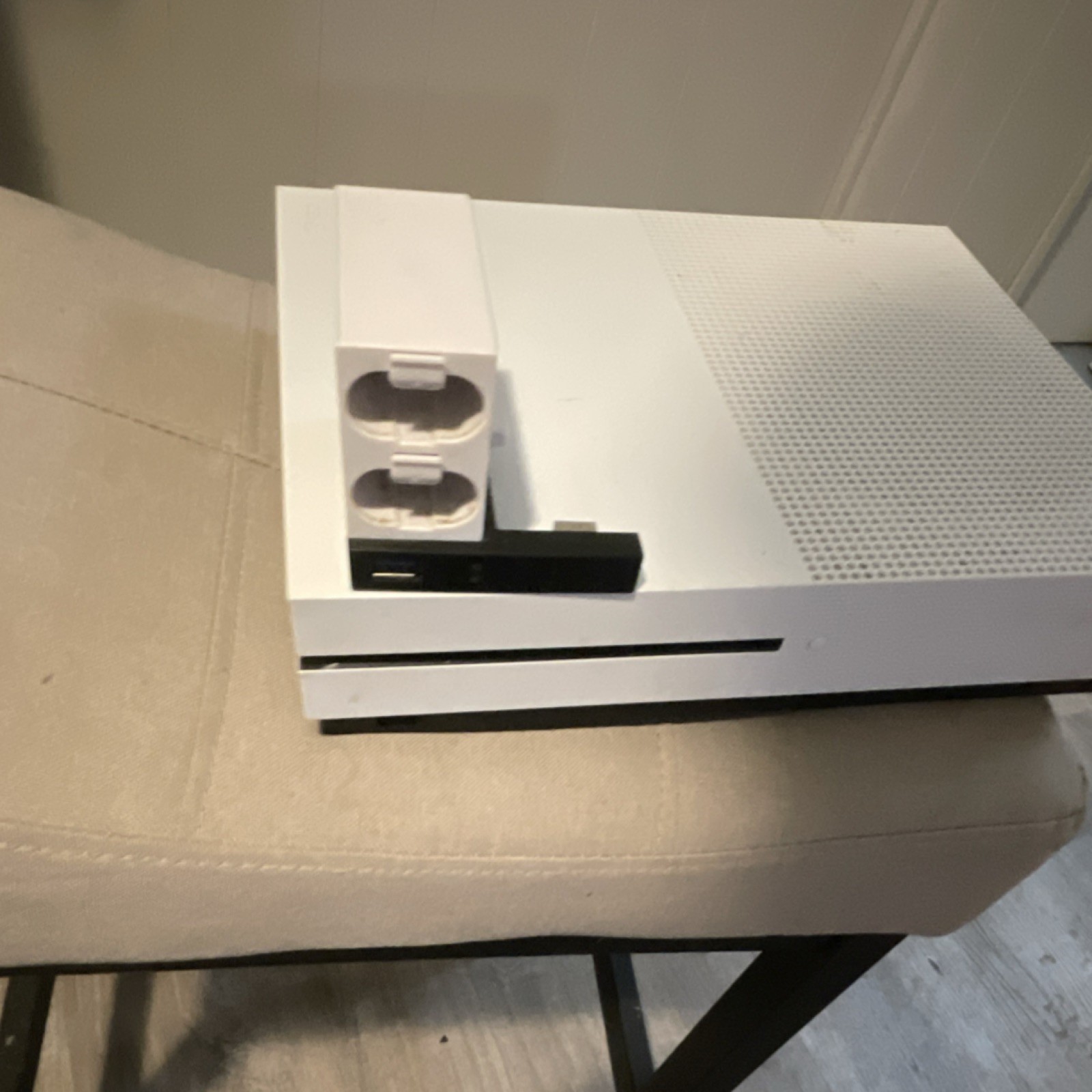 Microsoft Xbox One S White Home Console Blu-Ray Compatible HDMI USB-A Ethernet