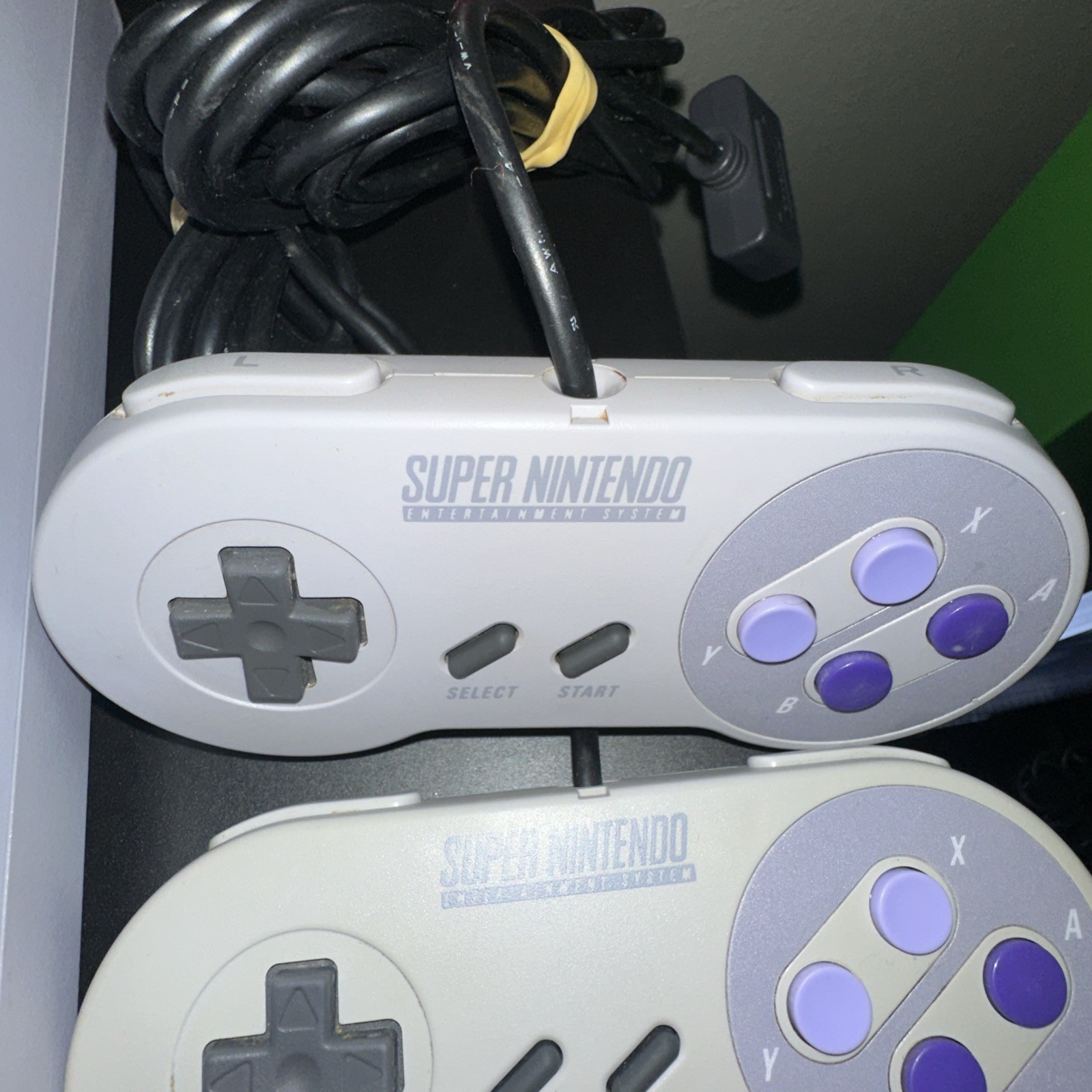 Super Nintendo SNES Console Game System! All Plugs And Two Controllers!