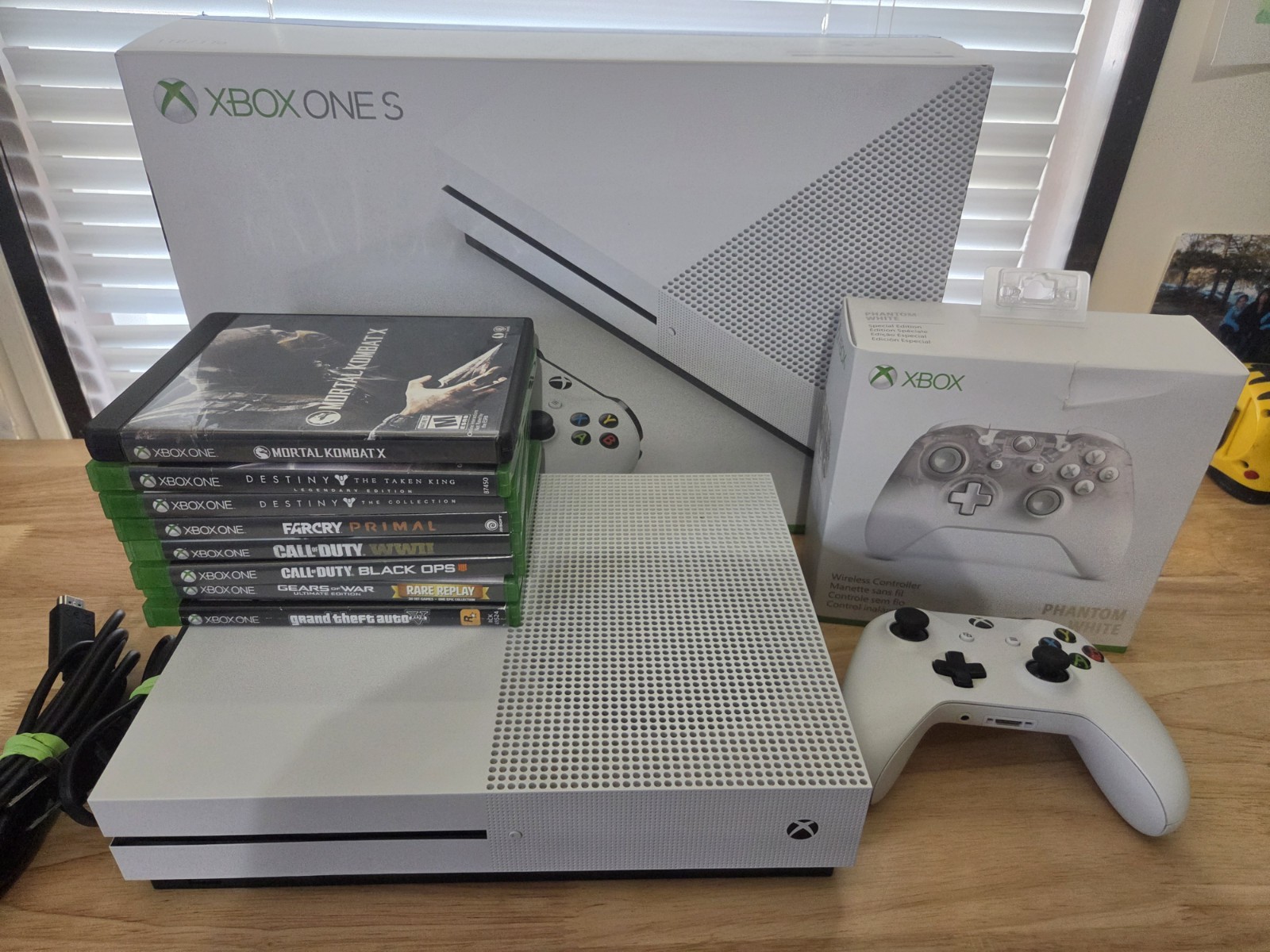 Xbox One S 1TB Bundle – 8 Games + 2 Controllers – Includes Original Box
