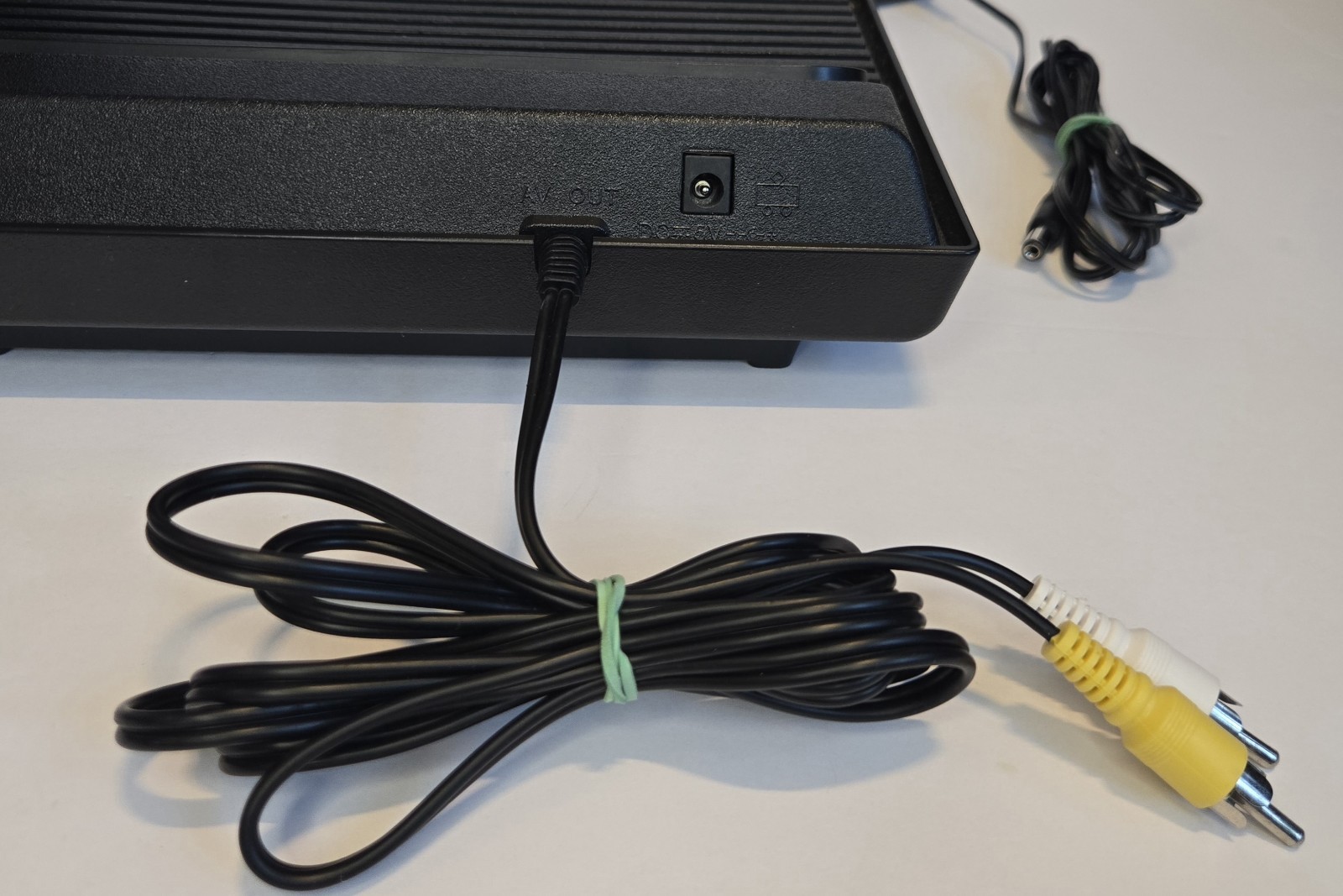 Atari Flashback 8 – 105 Built-in Games – 1 Wired Controller – Tested