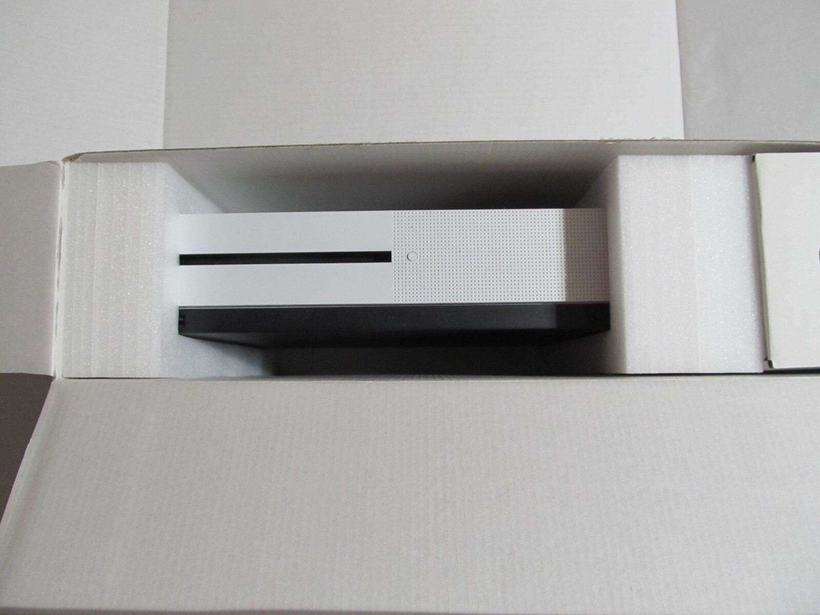 MICROSOFT XBOX ONE S, 500GB WITH BOX – FACTORY RESET- CONSOLE & BOX ONLY.