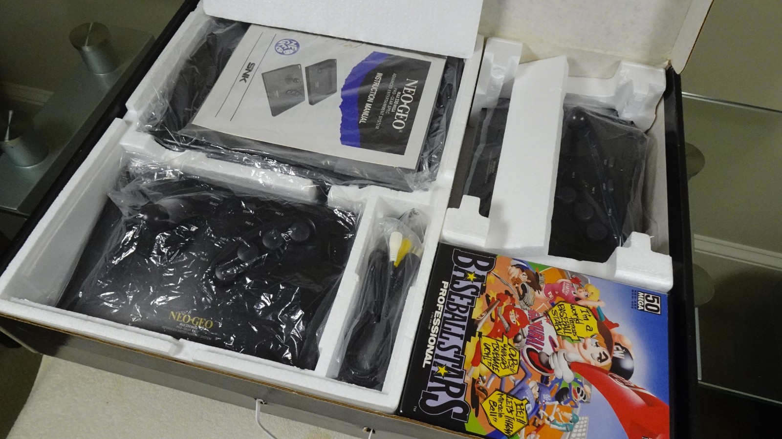 SNK Neo Geo Gold AES System (LN/CIB) RARE US Version *** Bonus Items ***