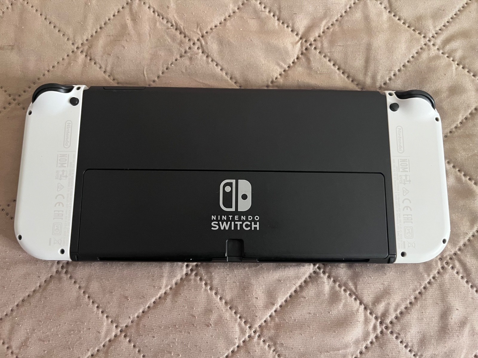 Nintendo Switch OLED Bundle w/ 128GB SD Card & Accessories – Great Condition