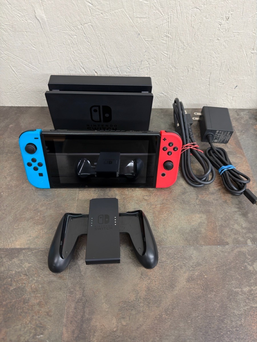 NINTENDO SWITCH CONSOLE HAC-001 WITH DOCK – TESTED (WBP018236)