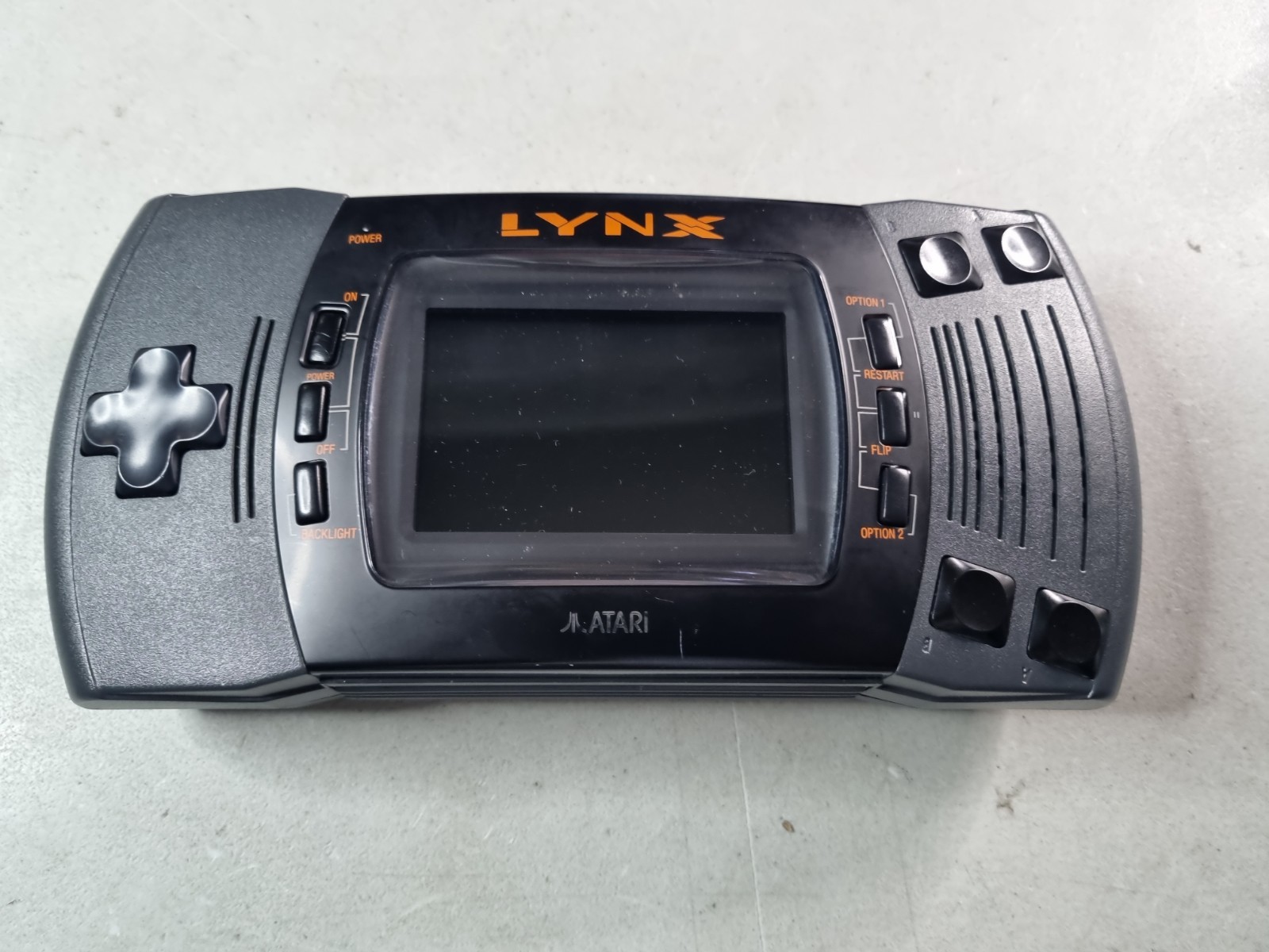 Broken Atari Lynx 2 Gaming Console System PAG-0401 with Battery Cover No Power