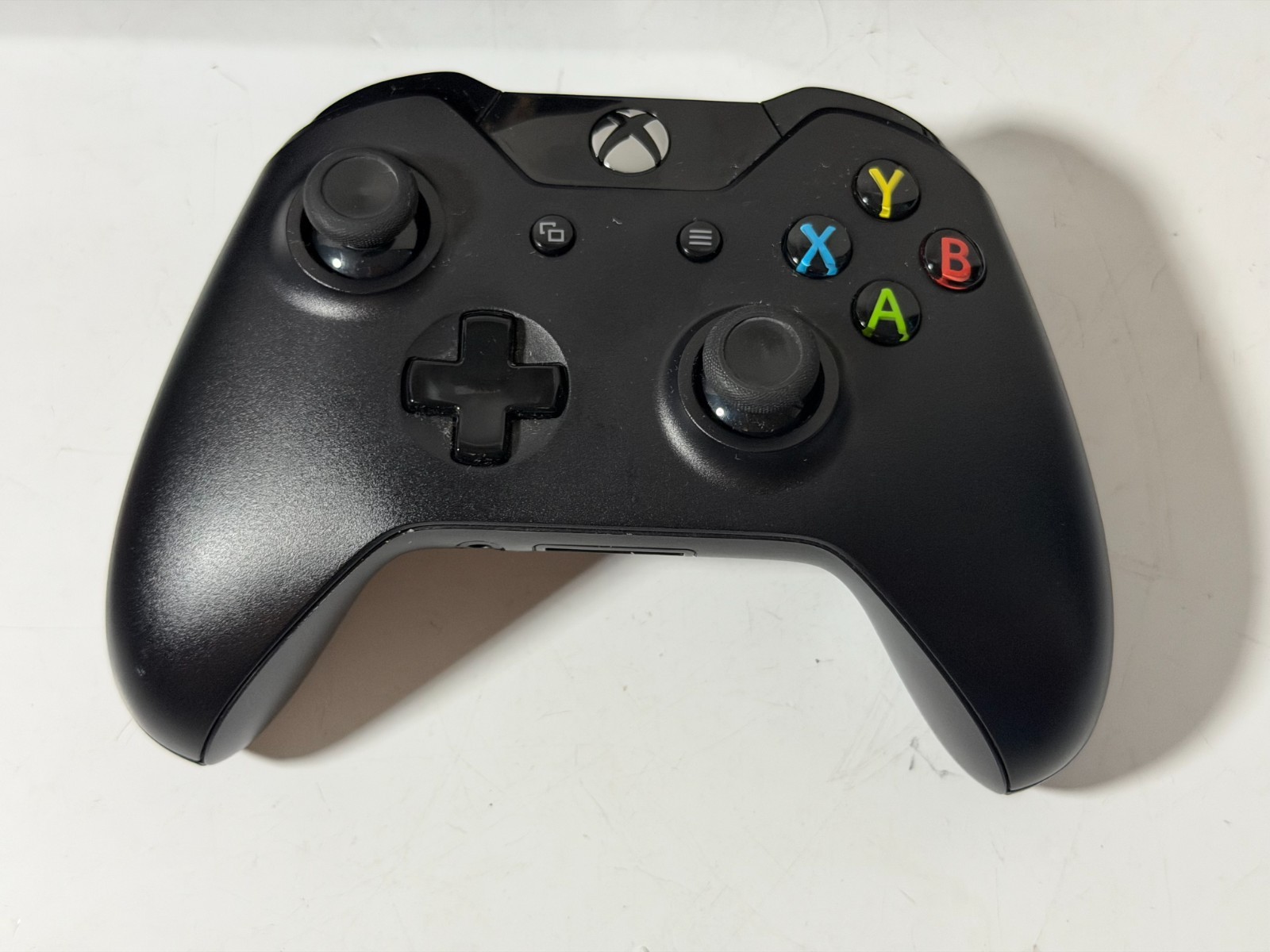 Microsoft Xbox One 500GB Console -Black 1540 Bundle with Controller, Cords, Game