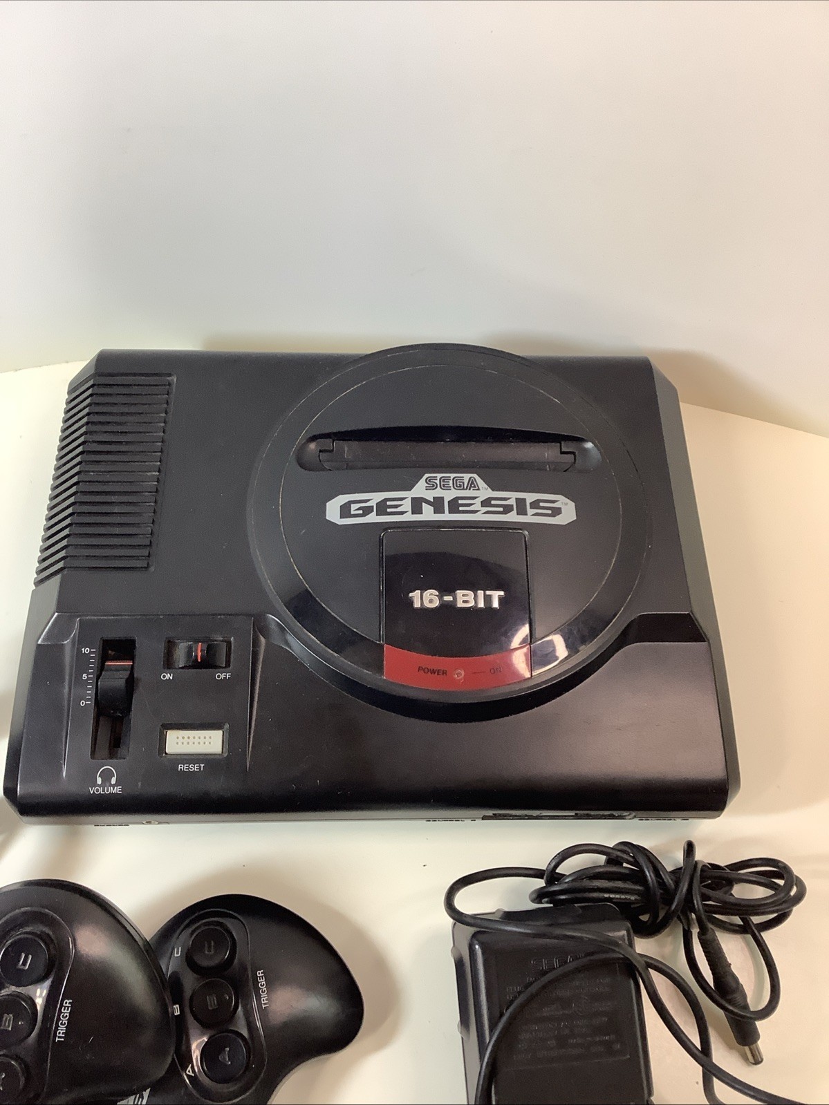 Tested/Works! Sega Genesis Model MK-1601, 2 Controllers, Power Adaptor