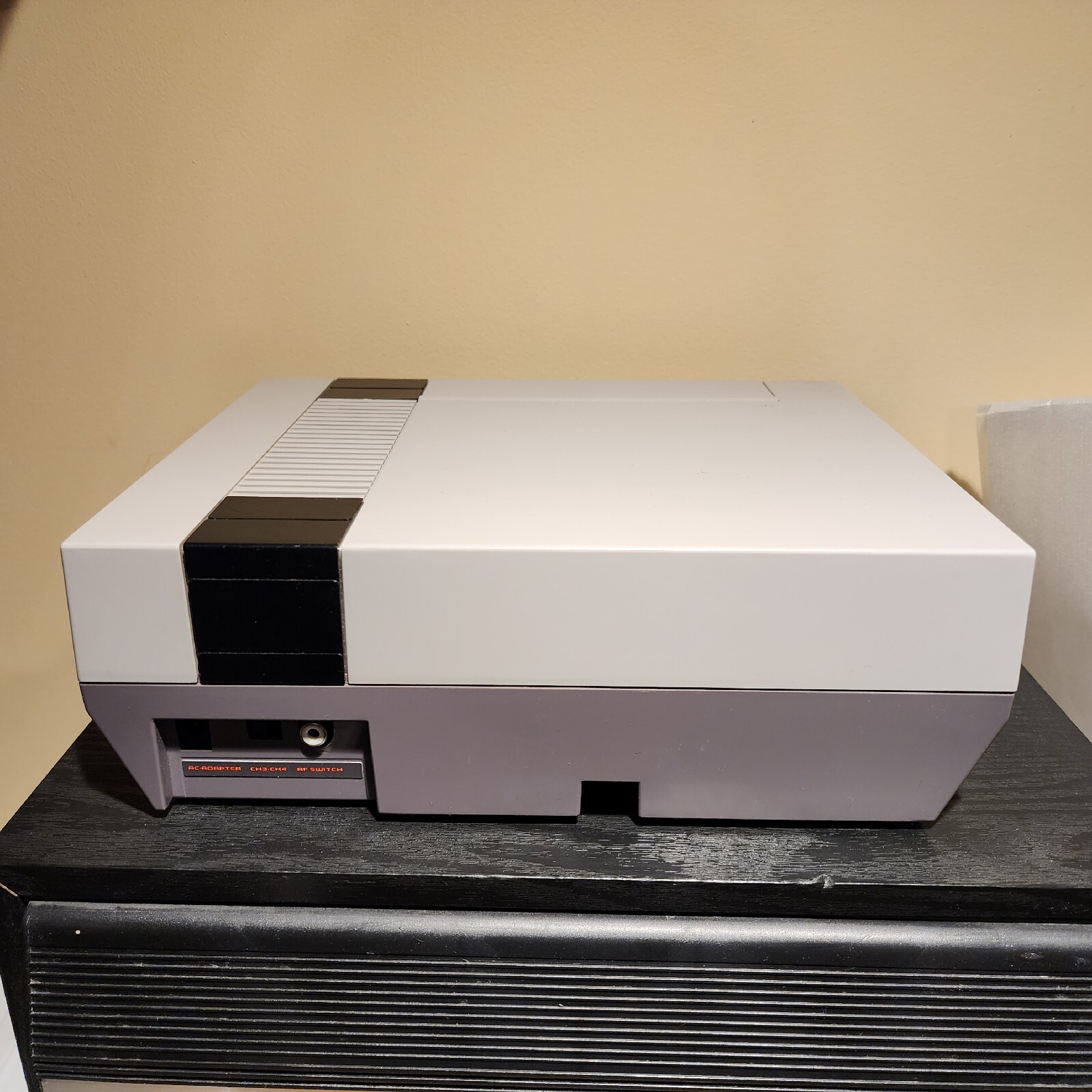 Nintendo NES Console Action Set Complete + NES 2 Drawer 28 game Storage Box. OEM