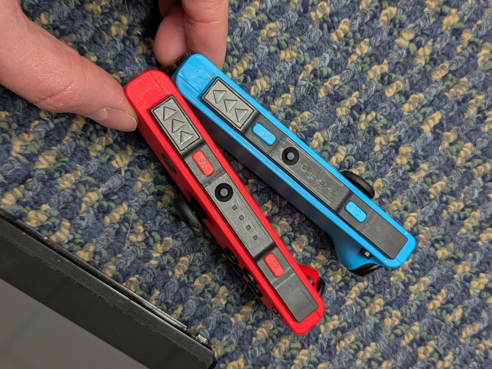 Nintendo Switch Console Multiple Cosmetic Defects left joy-con loose disconnects