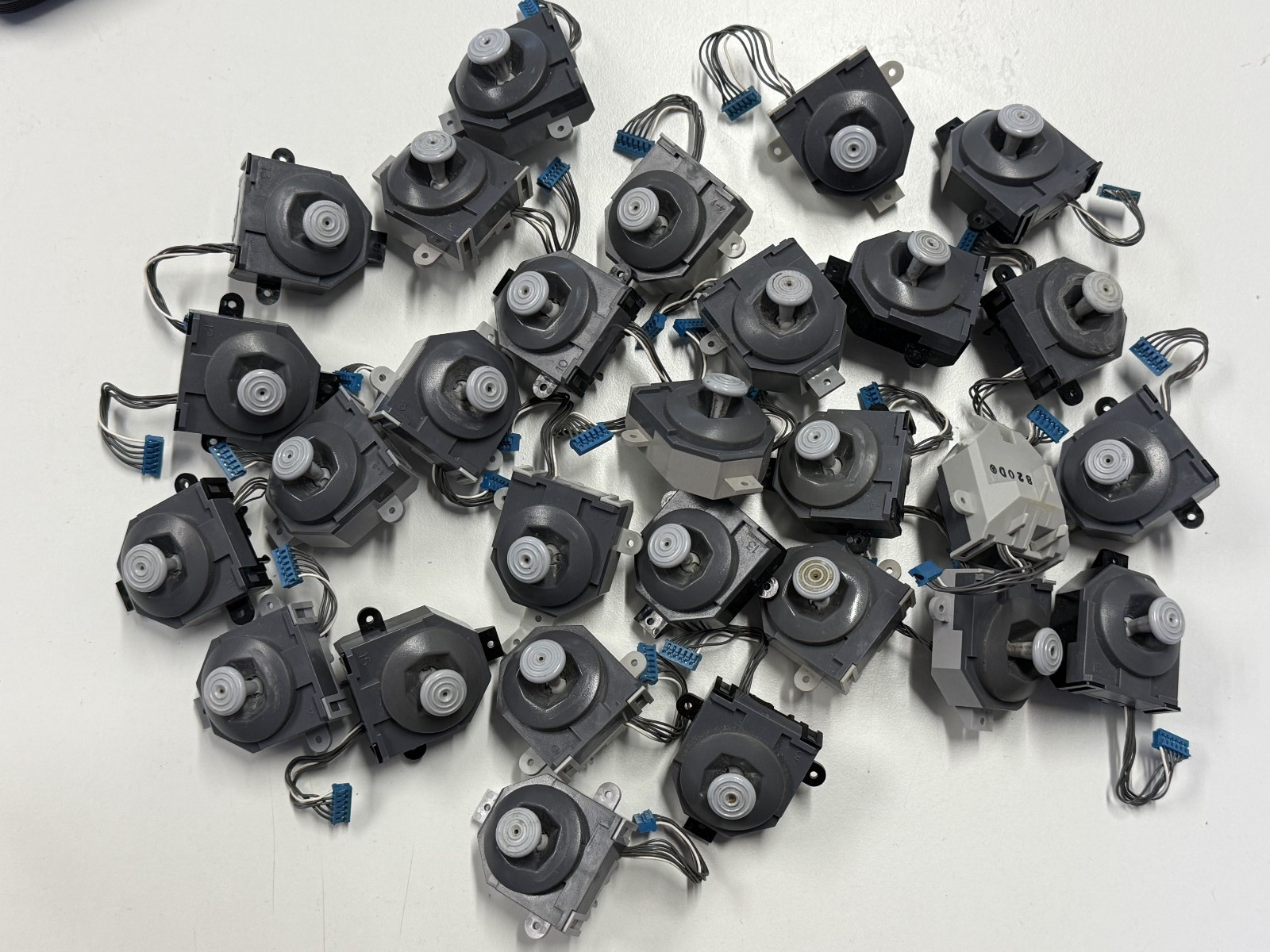 28X LOT Authentic Nintendo 64 N64 OEM Joystick Modules Used- FOR PARTS OR REPAIR