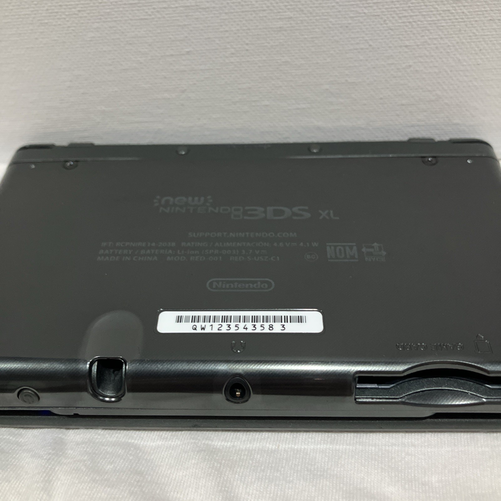 New Nintendo 3DS LL Console PLUS 11 GAMES including Super Mario Maker