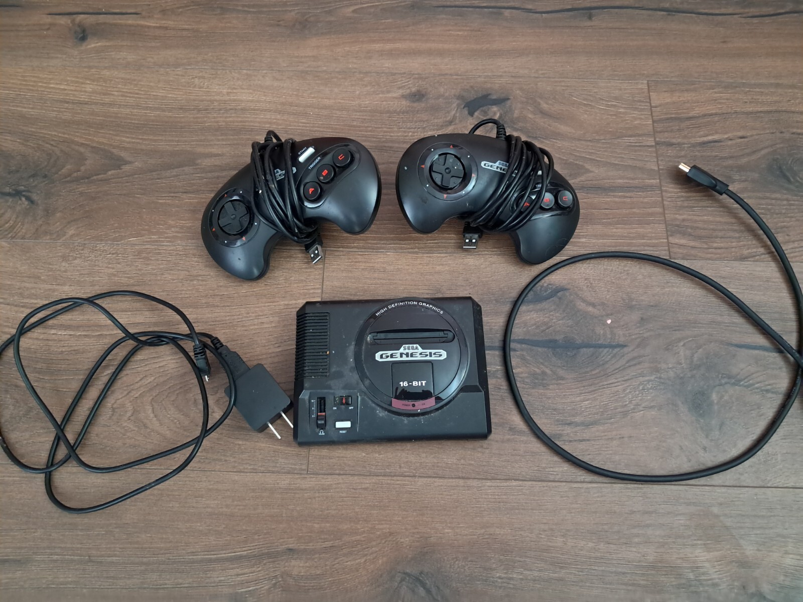 Sega Genesis Console 16-Bit – (1601) 2 Controllers included/42 Games on console