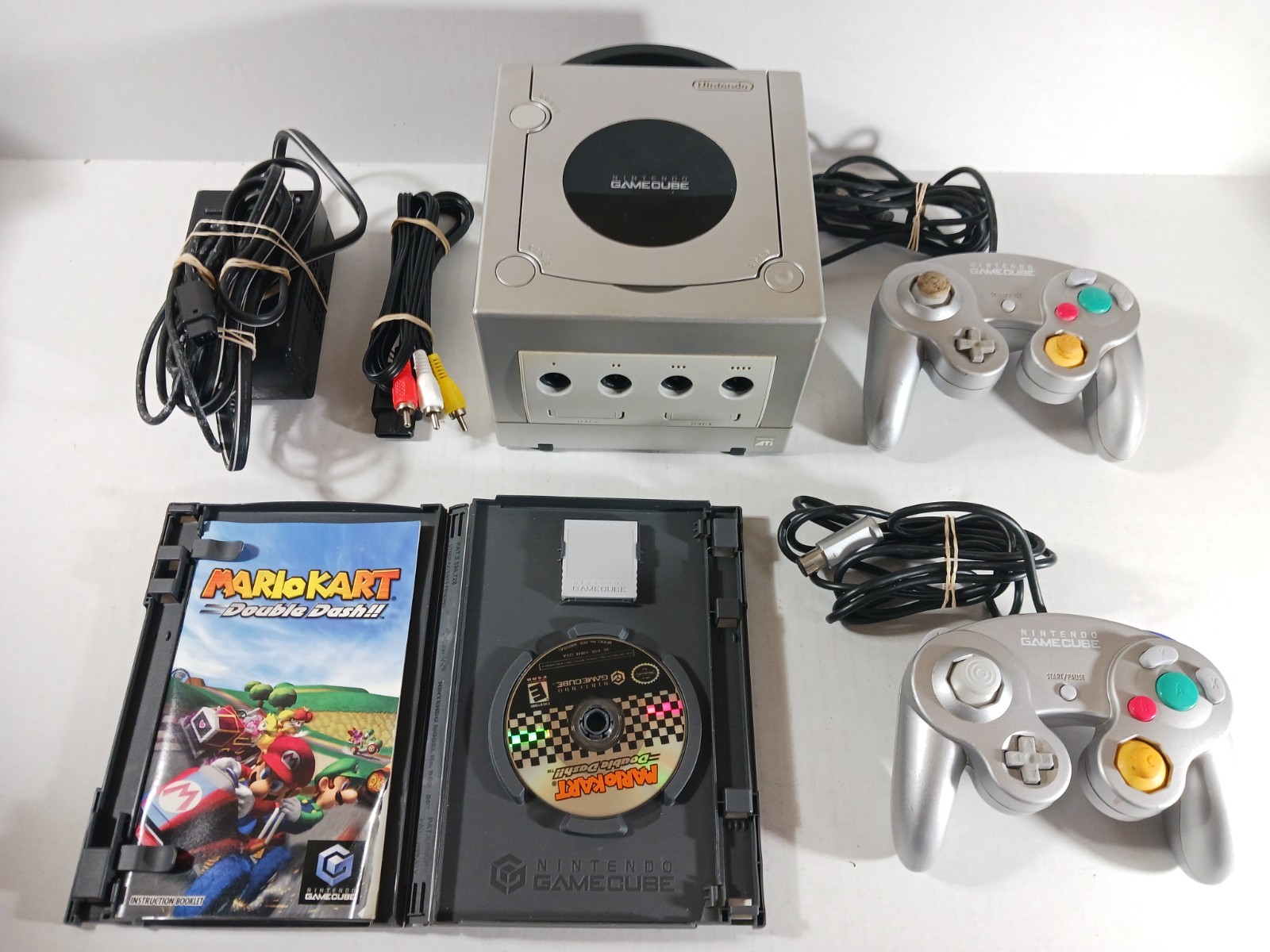 Nintendo GameCube Console Bundle Platinum Mario Kart Double Dash 2 Controllers