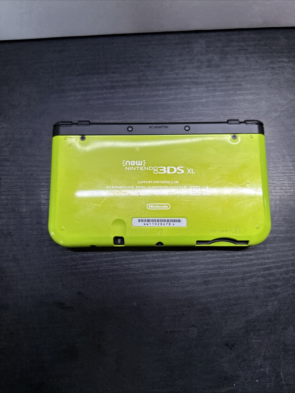 *cosmetically Flawed* Nintendo New 3DS XL – Lime Special Edition Console