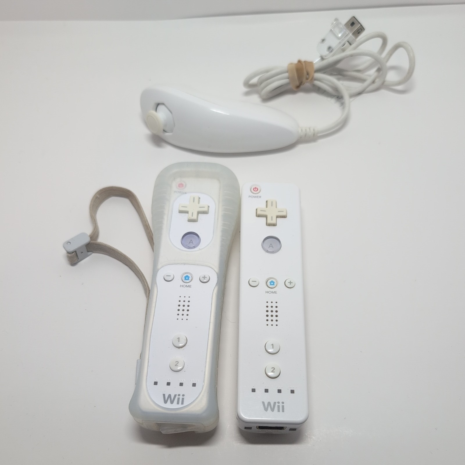 Nintendo Wii Console White Bundle with 2 Controllers, Tested And Working