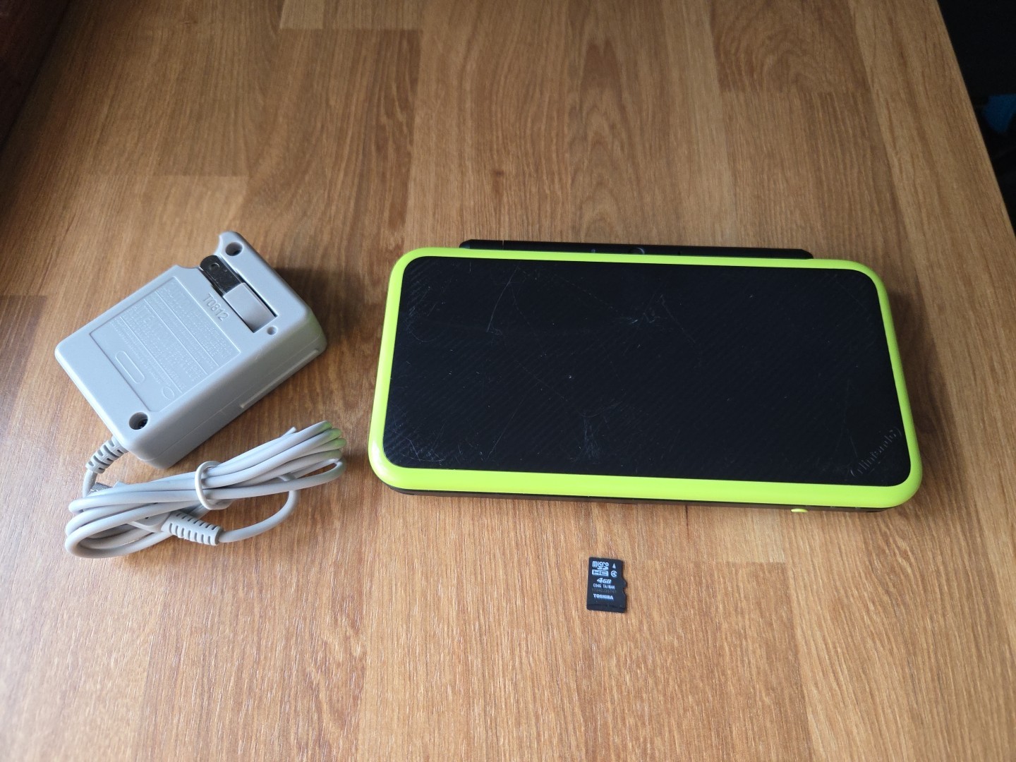 Nintendo “New” 2DS XL LL Console Black Lime + Charger Japan Region Locked