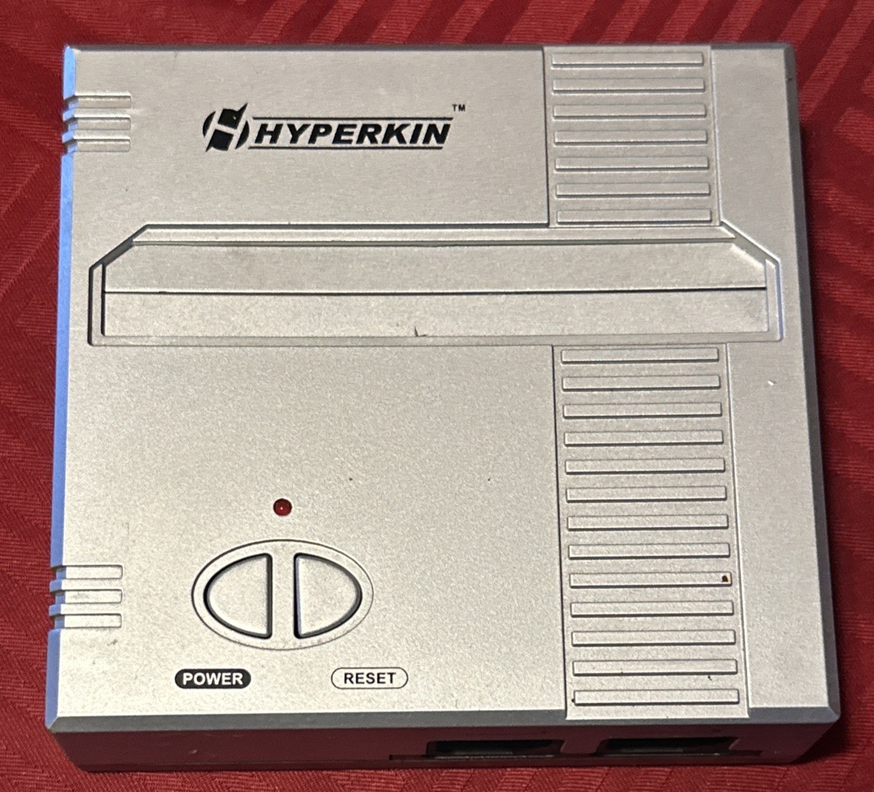 Retron HYPERKIN Classic NES Console 2 Controller AC Adapter 2 Games No AV Cord