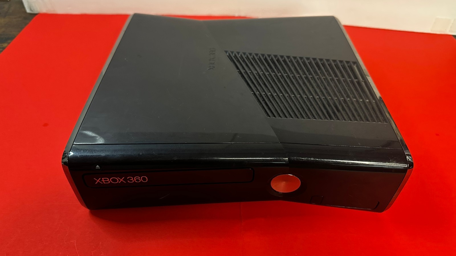 Microsoft Xbox 360 S 4GB Console – Black with Camera/Composite Cables/controller