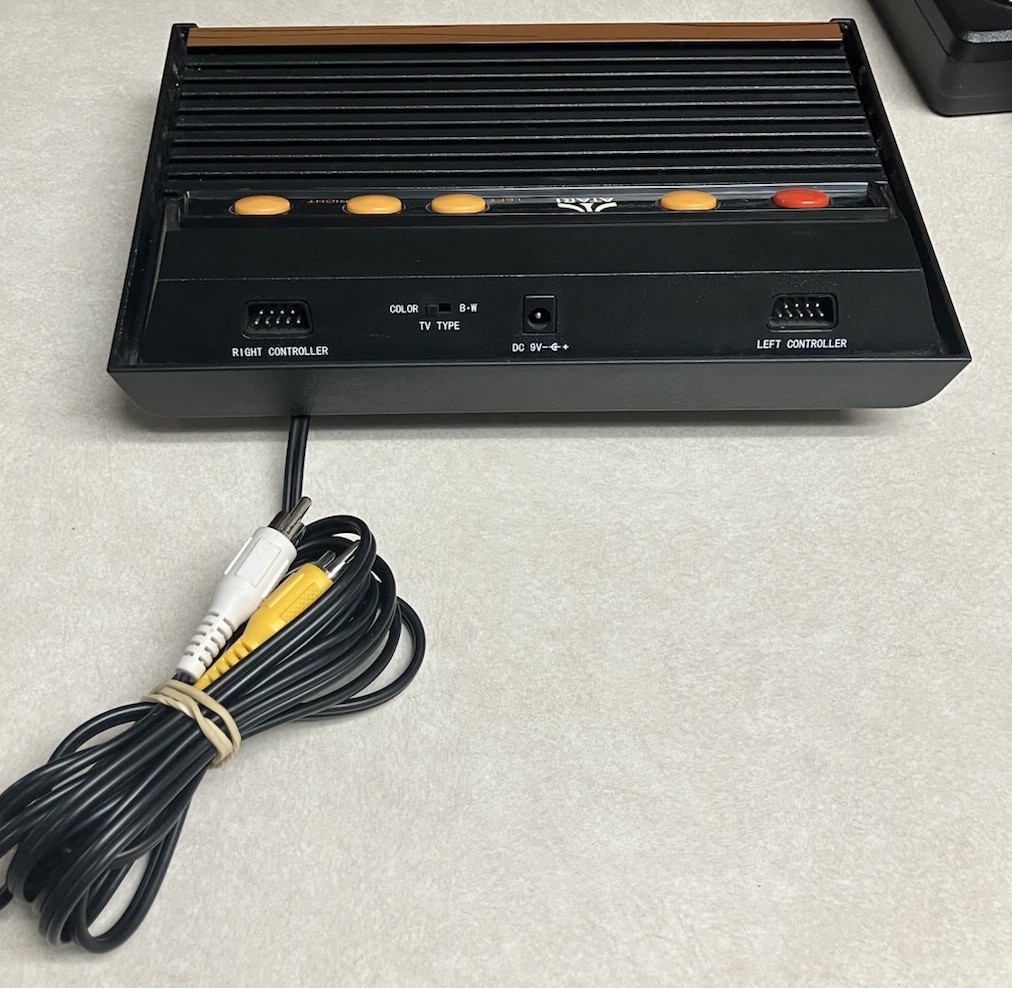 Atari Flashback 2 Classic Game Console 40 Built in Games 2 Controllers