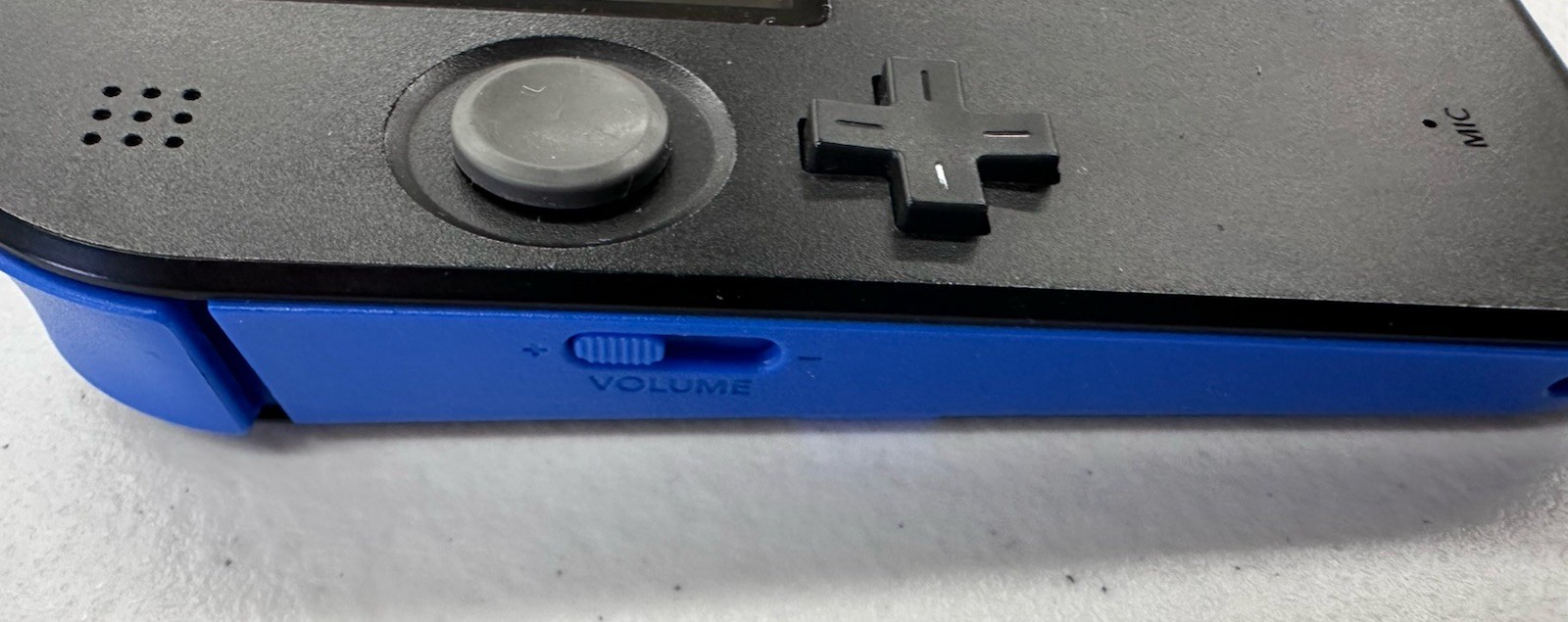 Nintendo 2DS Handheld Console Bundle W/ Charger, Black/Blue FTR-001