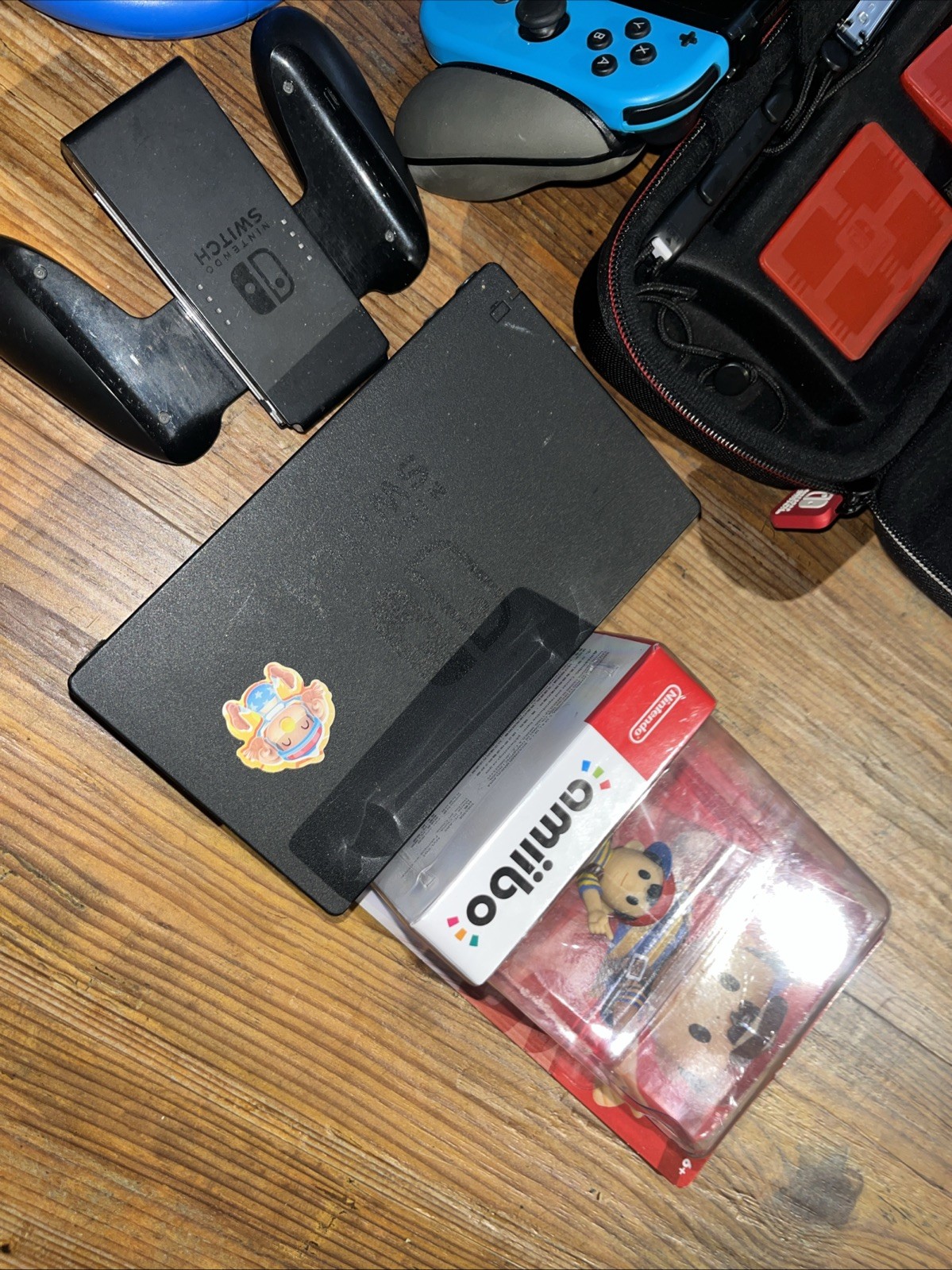 Nintendo Switch V1 HAC-001 Bundle Controllers Dock Cords